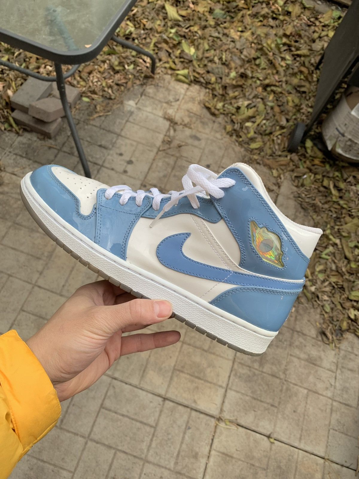 Jordan Brand × Nike Air Jordan 1 Retro UNC Patent Size US 11 / EU 44 - 6 Thumbnail