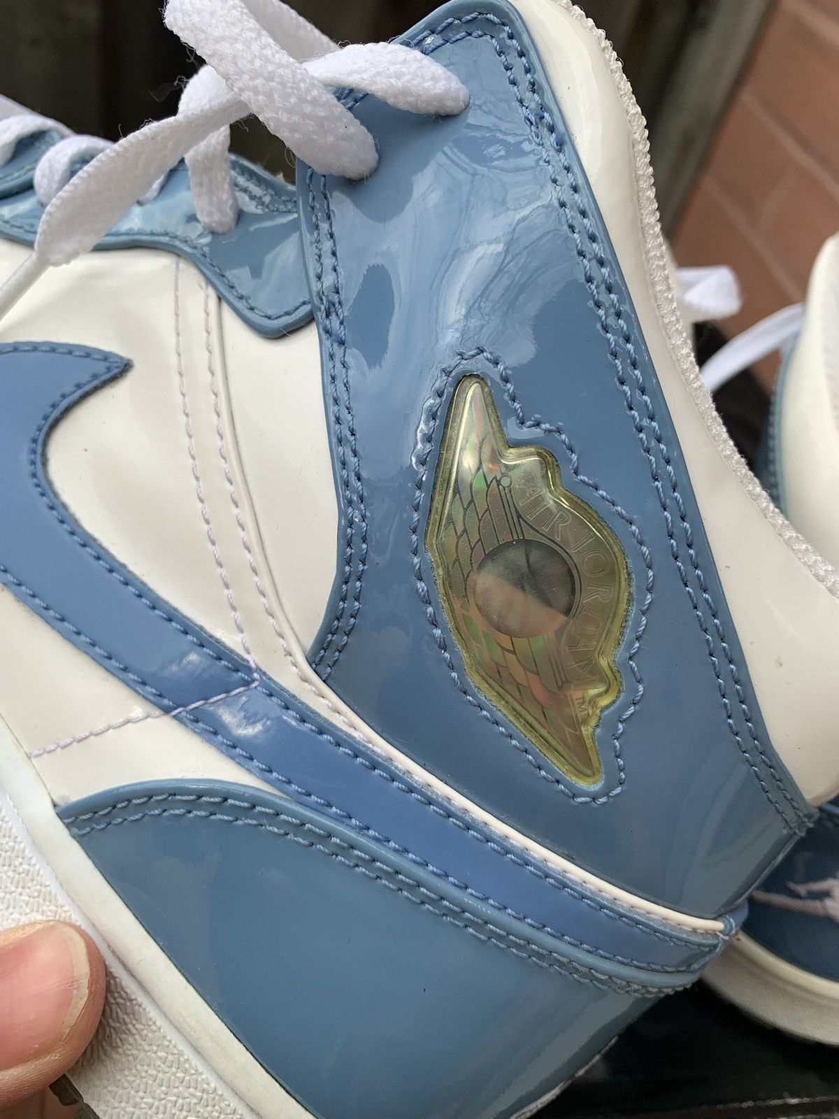 Jordan Brand × Nike Air Jordan 1 Retro UNC Patent Size US 11 / EU 44 - 11 Thumbnail