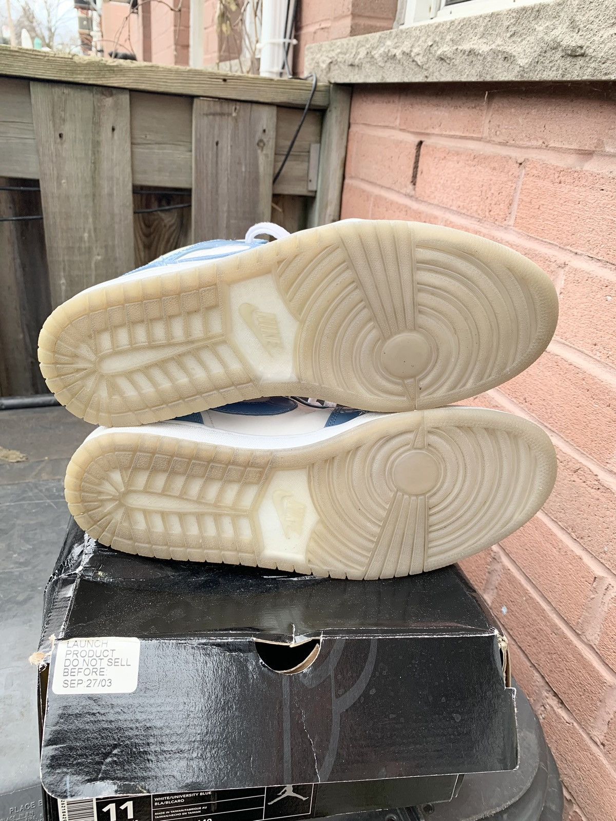 Jordan Brand × Nike Air Jordan 1 Retro UNC Patent Size US 11 / EU 44 - 7 Thumbnail