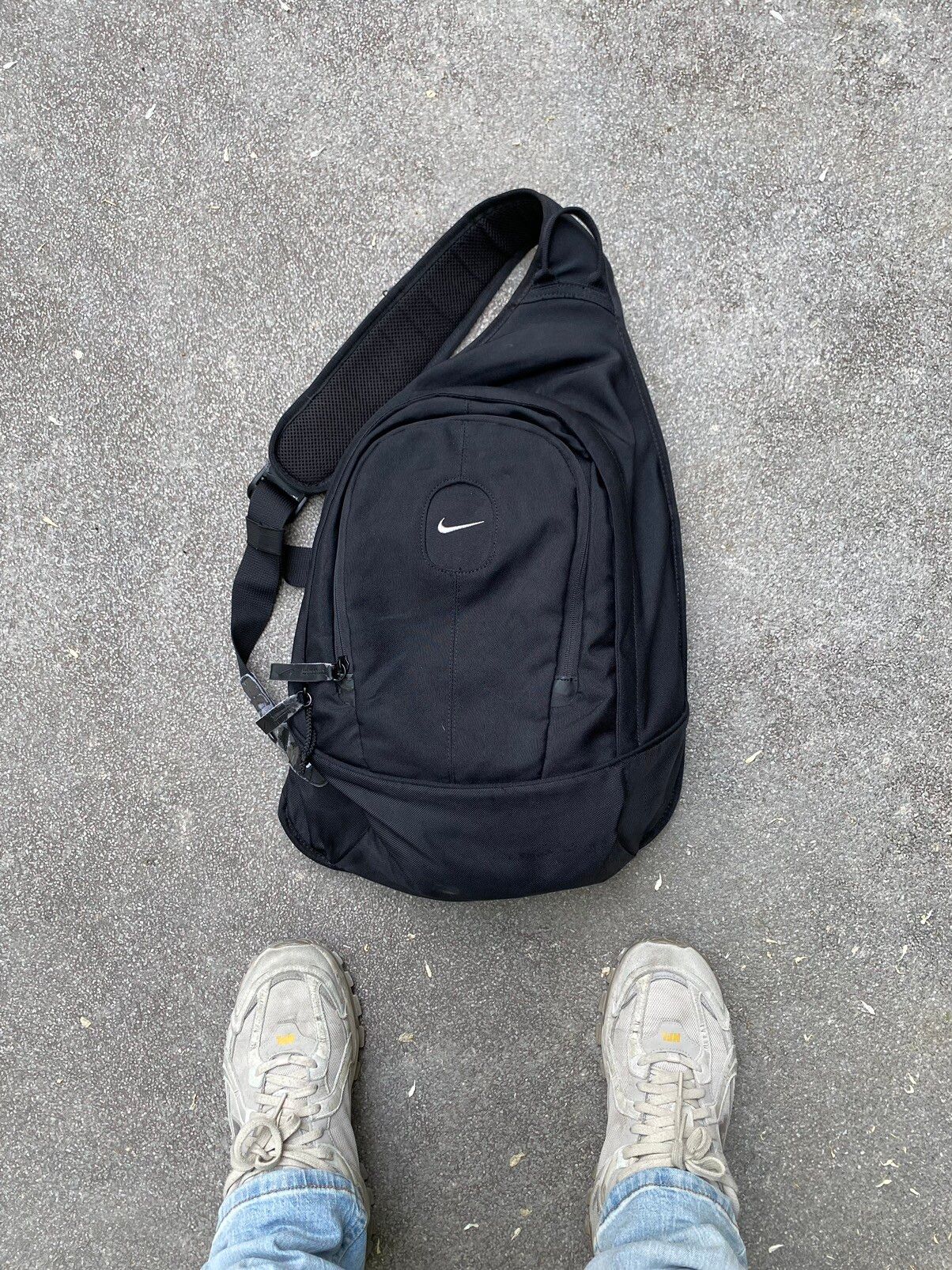 Pre-owned Nike X Vintage Y2k Nike Center Swoosh Sling Bag In Black