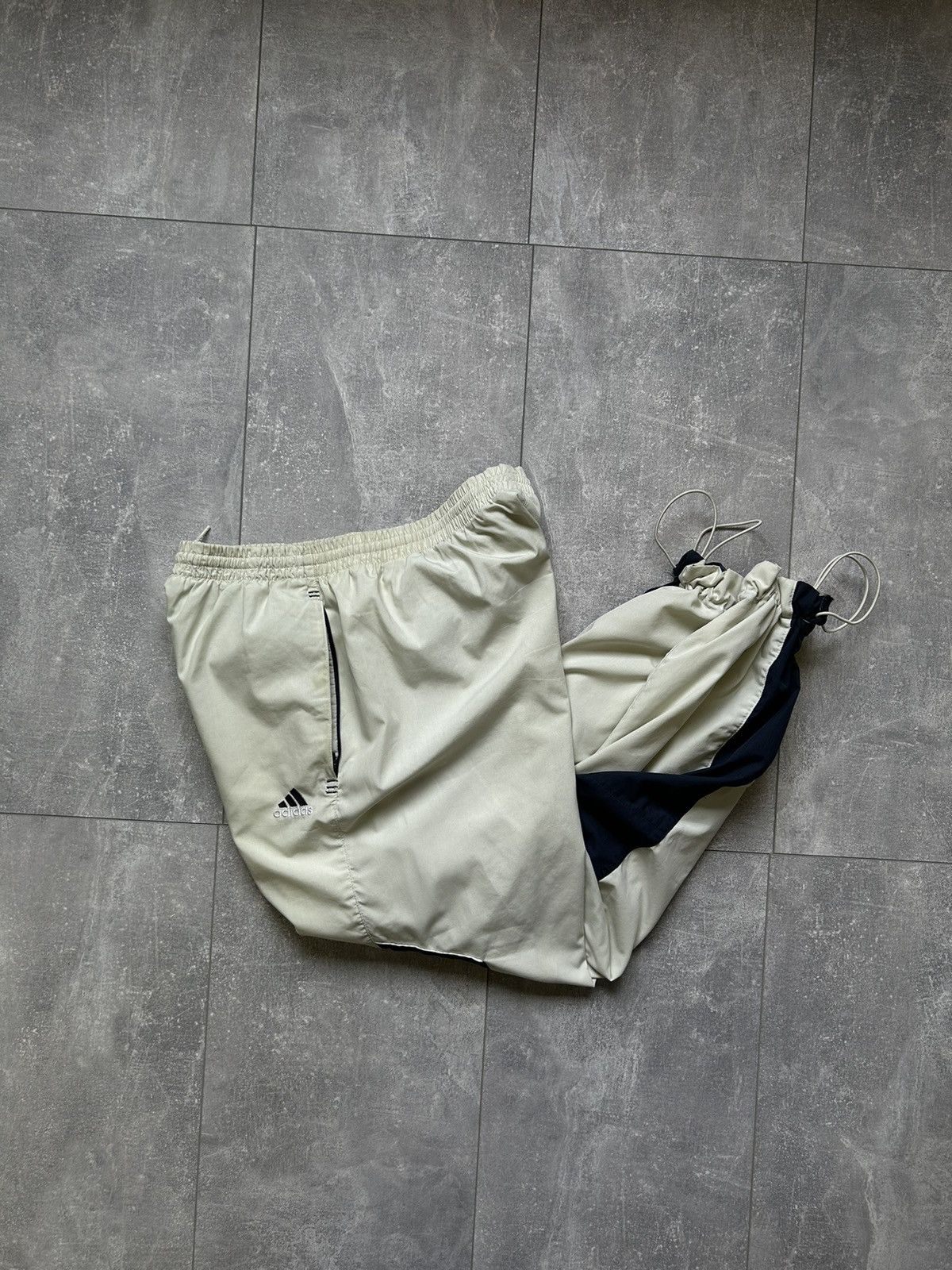 Adidas × Vintage Mens Vintage Adidas Stripes Sweatpants joggers drill pants Size US 32 / EU 48 - 1 Thumbnail