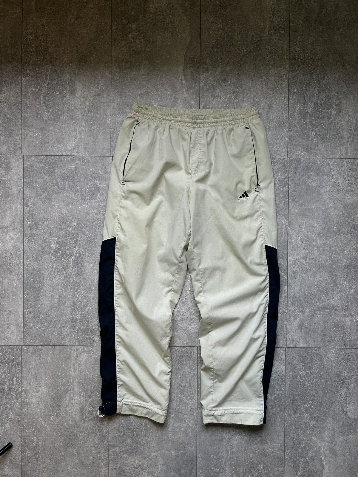 Adidas × Vintage Mens Vintage Adidas Stripes Sweatpants joggers drill pants Size US 32 / EU 48 - 22 Thumbnail