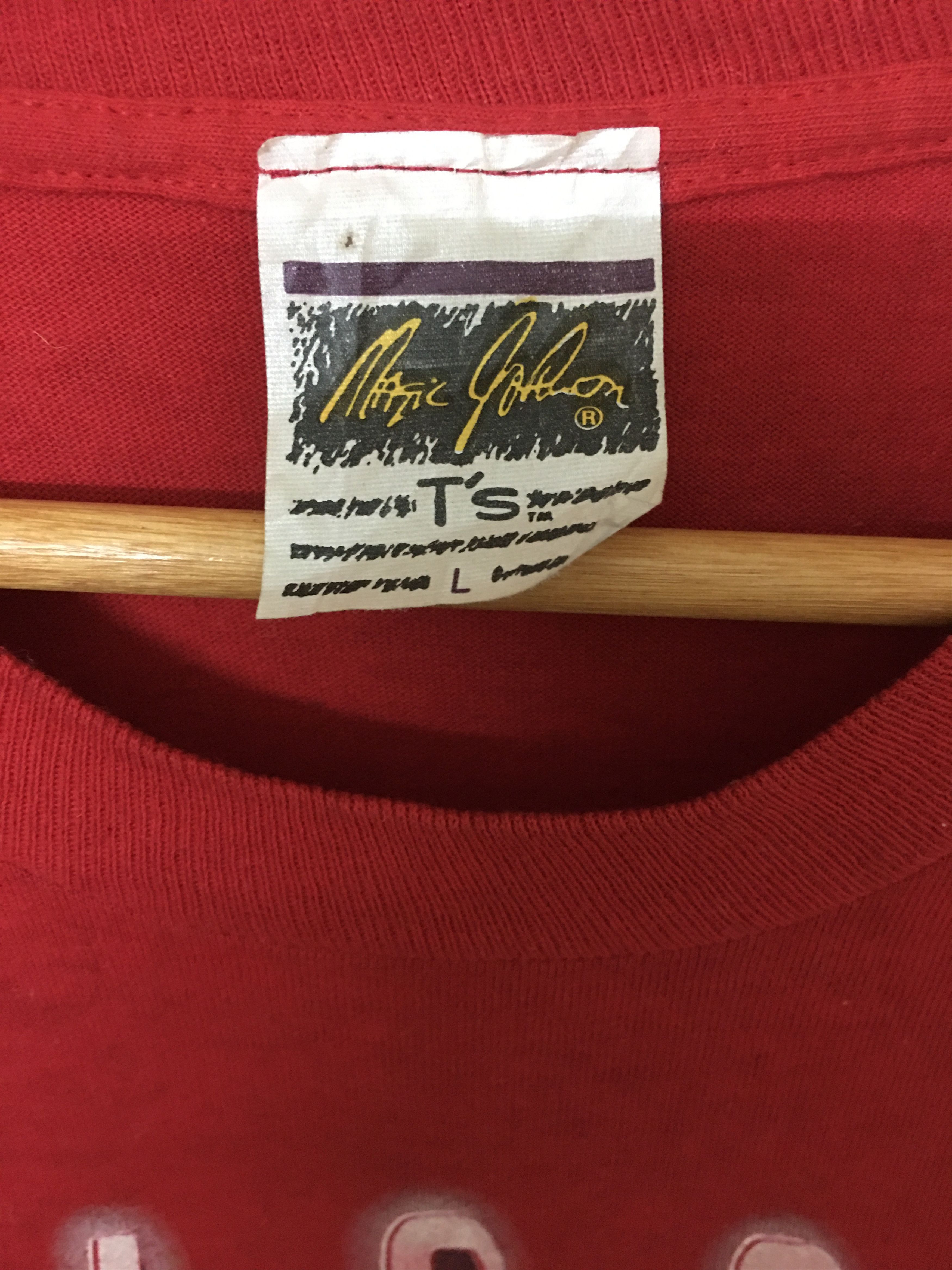 NBA Vintage 90s Chicago Bull x Magic Johnson NBA Basketball Tee Size US L / EU 52-54 / 3 - 4 Thumbnail