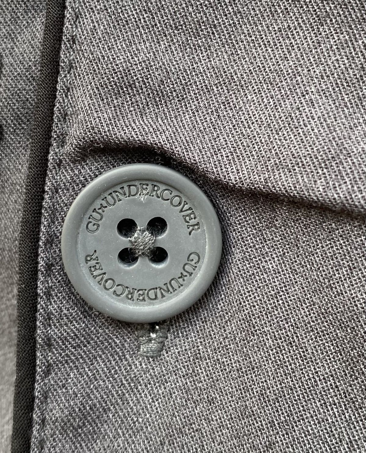GU × Undercover Gu x Undercover Mickey Mouse Shorts Shirt Button Size US M / EU 48-50 / 2 - 6 Thumbnail