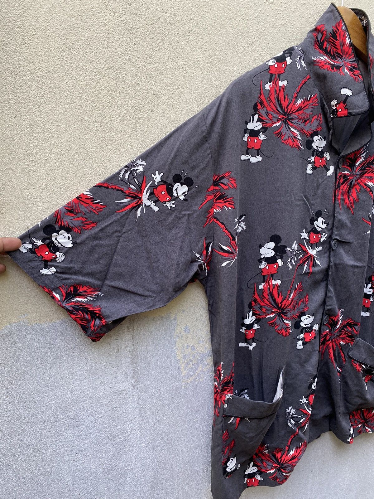 GU × Undercover Gu x Undercover Mickey Mouse Shorts Shirt Button Size US M / EU 48-50 / 2 - 4 Thumbnail