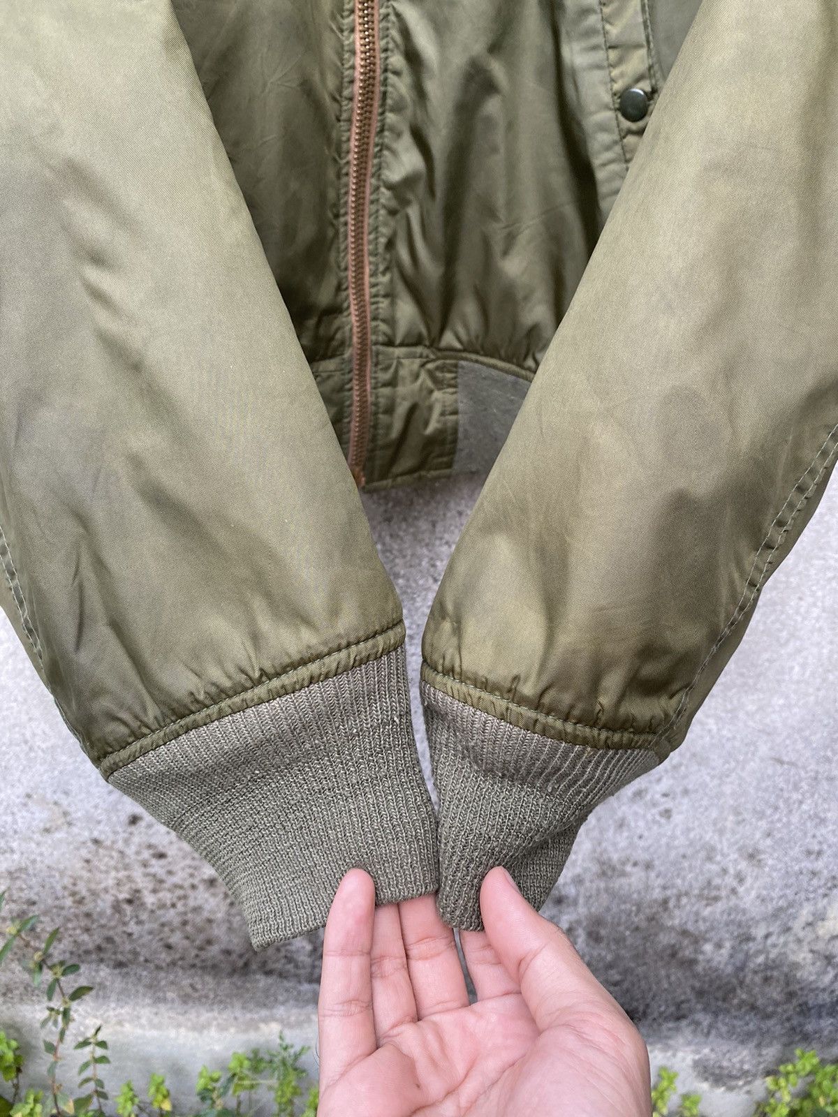 Vintage Vintage 70s USAF Bomber Jacket Scovill Olive Green Size US M / EU 48-50 / 2 - 4 Thumbnail