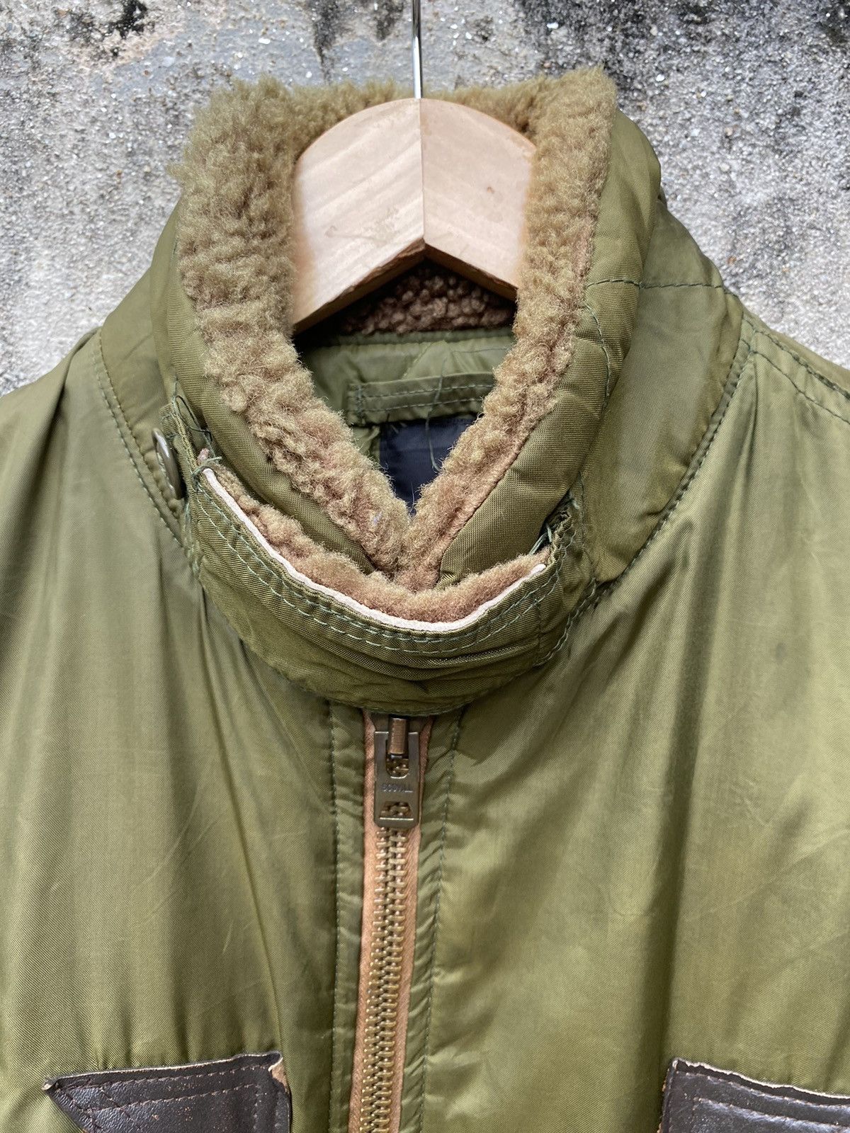 Vintage Vintage 70s USAF Bomber Jacket Scovill Olive Green Size US M / EU 48-50 / 2 - 5 Thumbnail