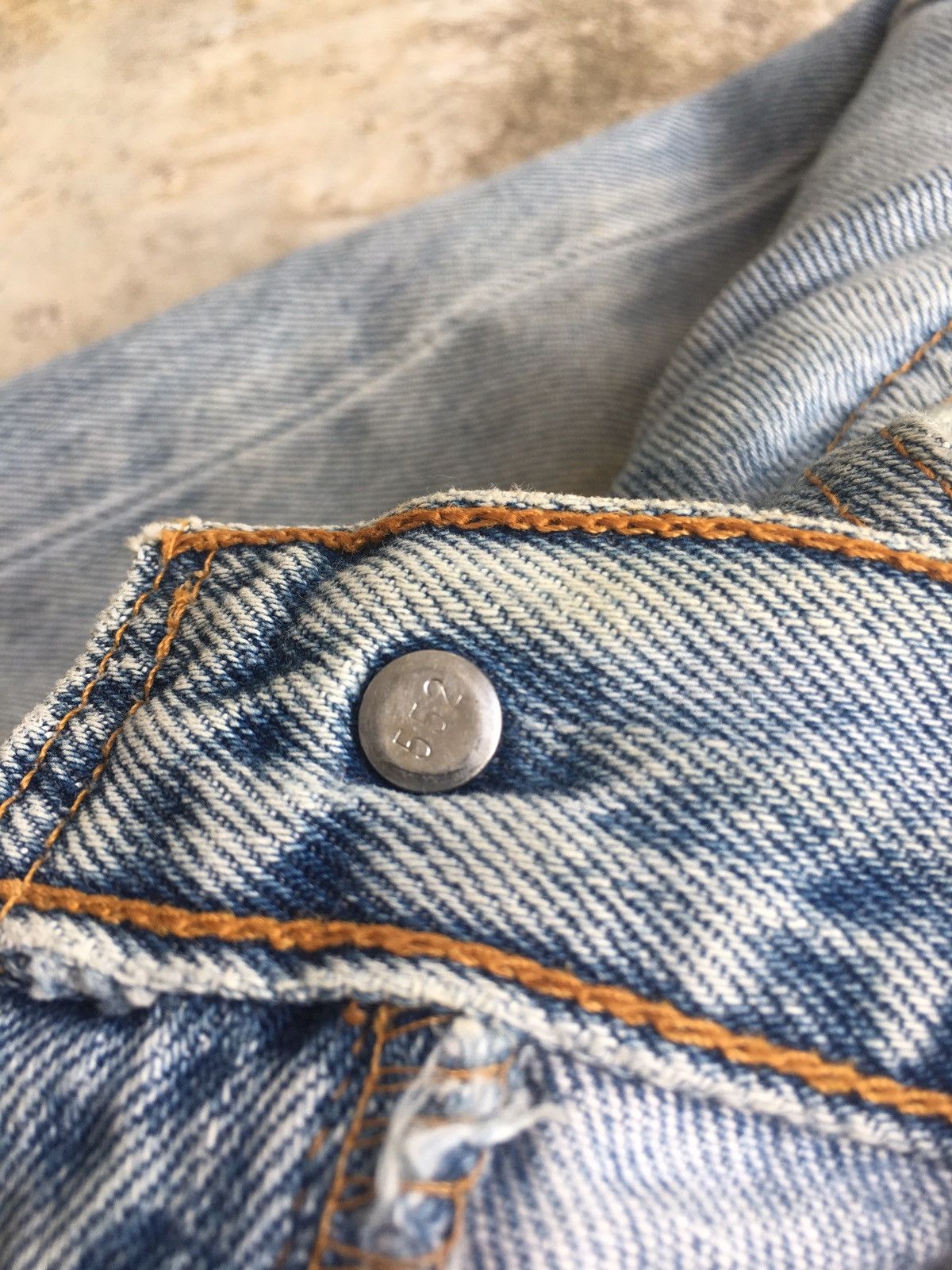 Levi's Vintage 90s Levi’s 501 Distressed Denim Jeans size 33 Size US 33 - 7 Thumbnail