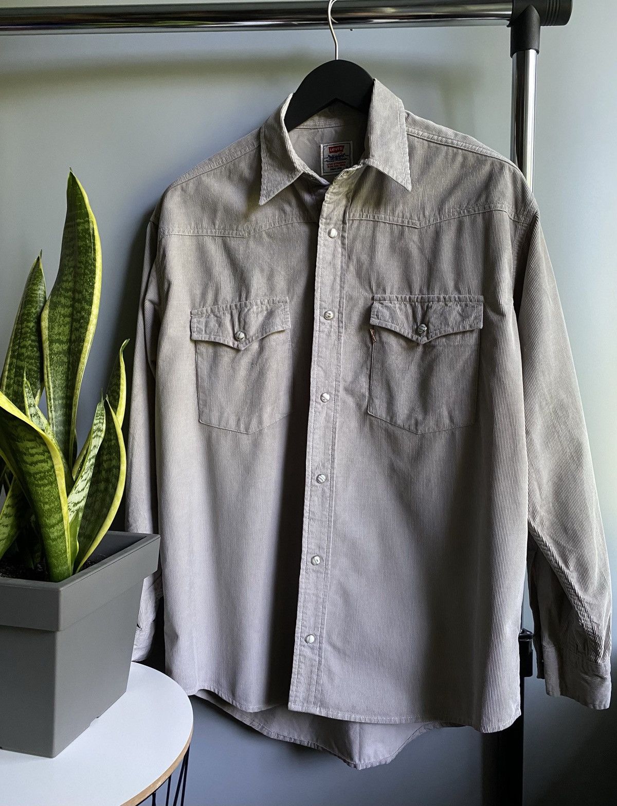 Levi's Vintage Levi’s Velvet Long Sleeve Shirt Men’s M Beige Size US M / EU 48-50 / 2 - 1 Thumbnail