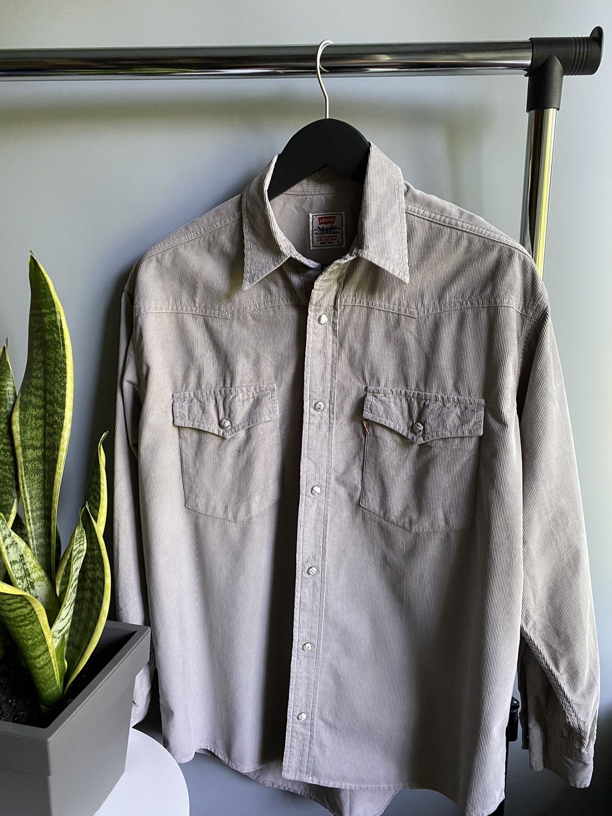 Levi's Vintage Levi’s Velvet Long Sleeve Shirt Men’s M Beige Size US M / EU 48-50 / 2 - 4 Thumbnail