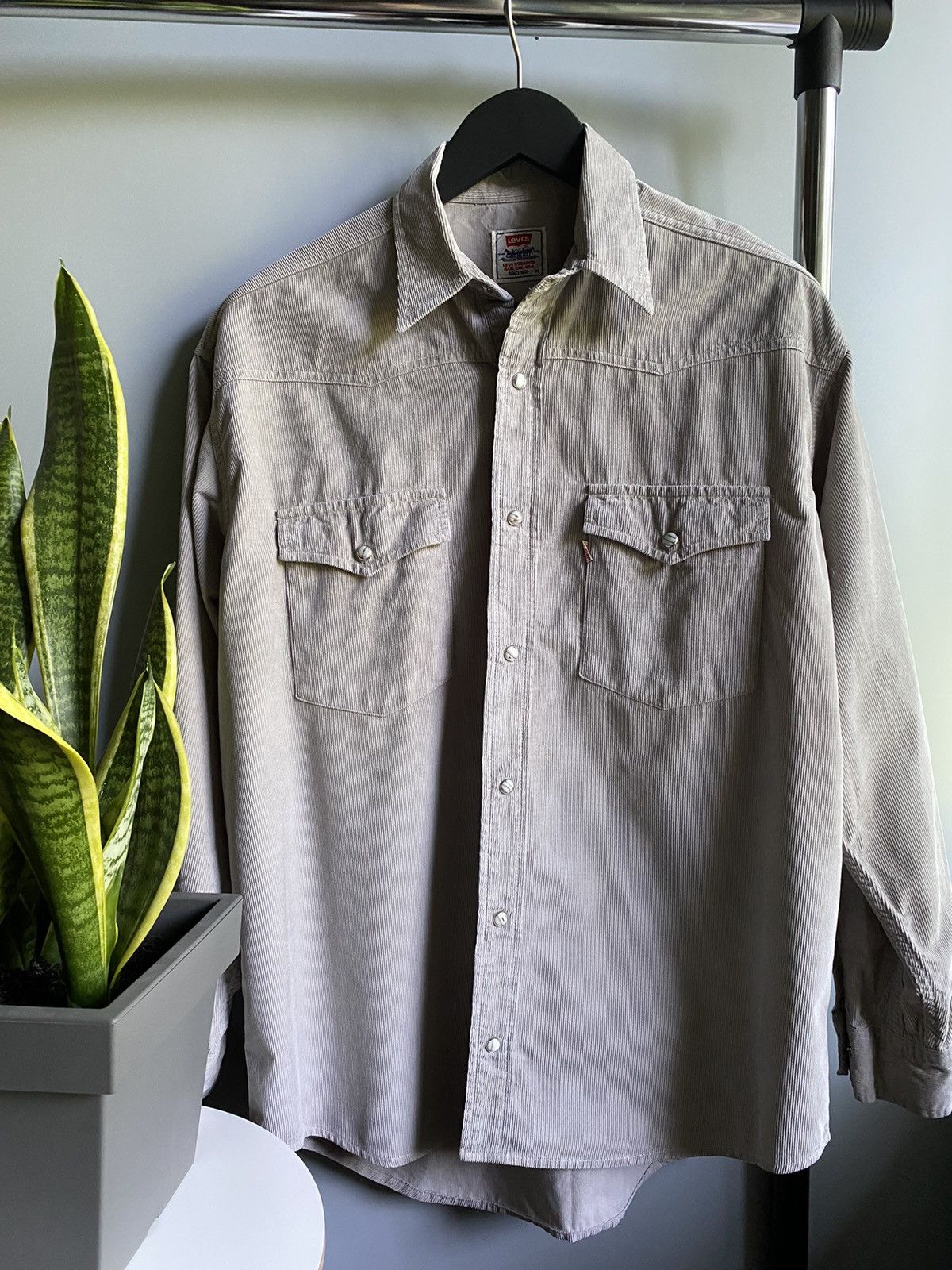 Levi's Vintage Levi’s Velvet Long Sleeve Shirt Men’s M Beige Size US M / EU 48-50 / 2 - 2 Thumbnail