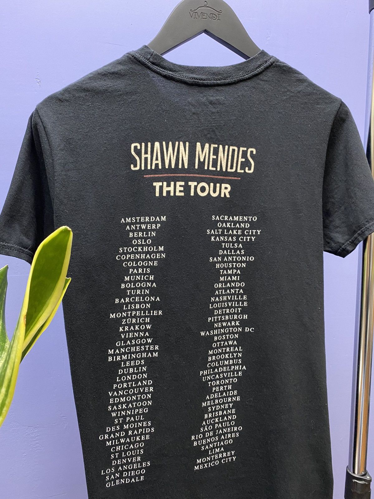 Band Tees Shawn Mendes The Tour 2019 T Shirt Size US M / EU 48-50 / 2 - 15 Thumbnail