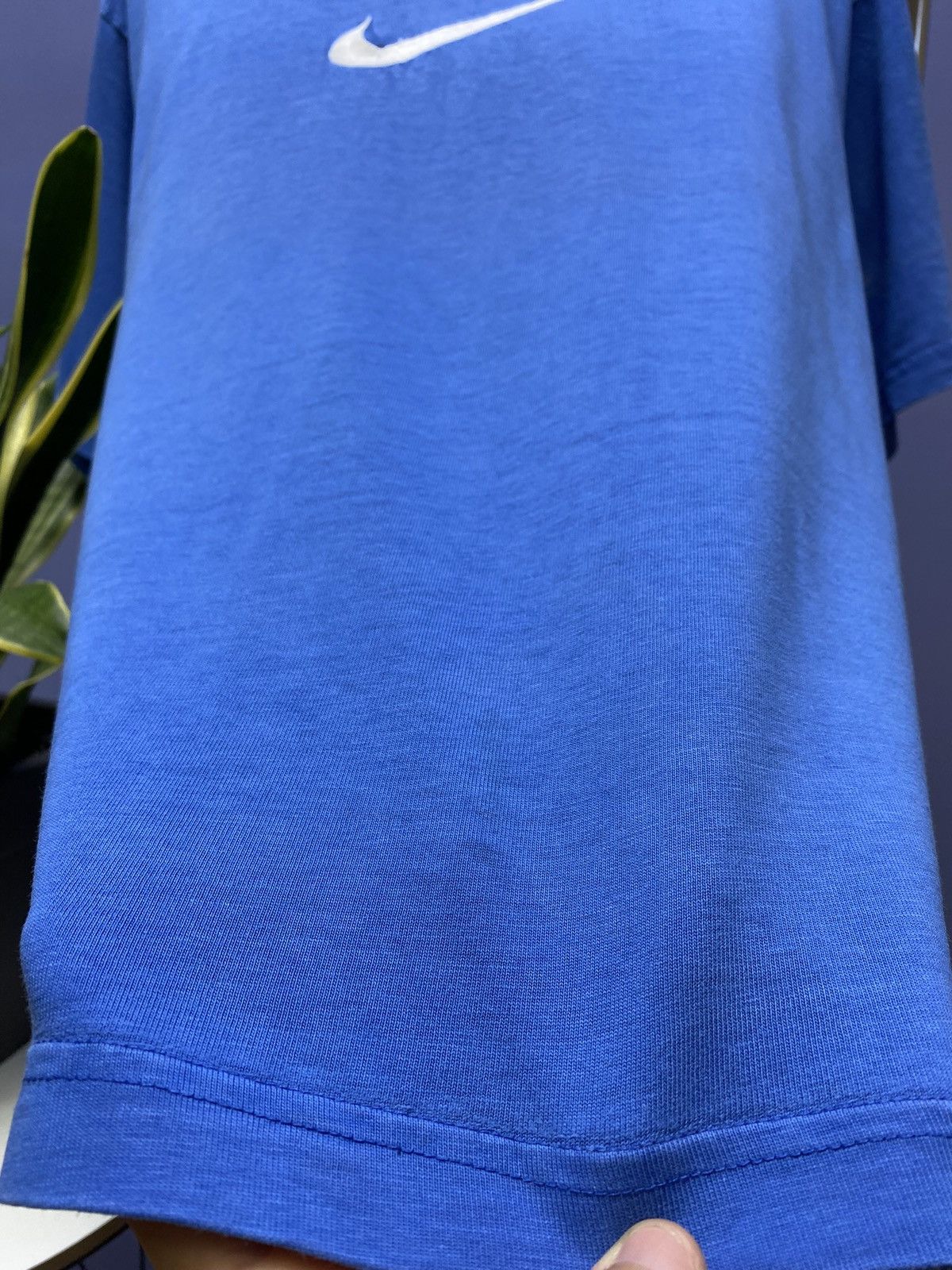 Vintage Vintage 90s Nike Big Centre Logo T Shirt Men’s Blue M Size US M / EU 48-50 / 2 - 10 Thumbnail