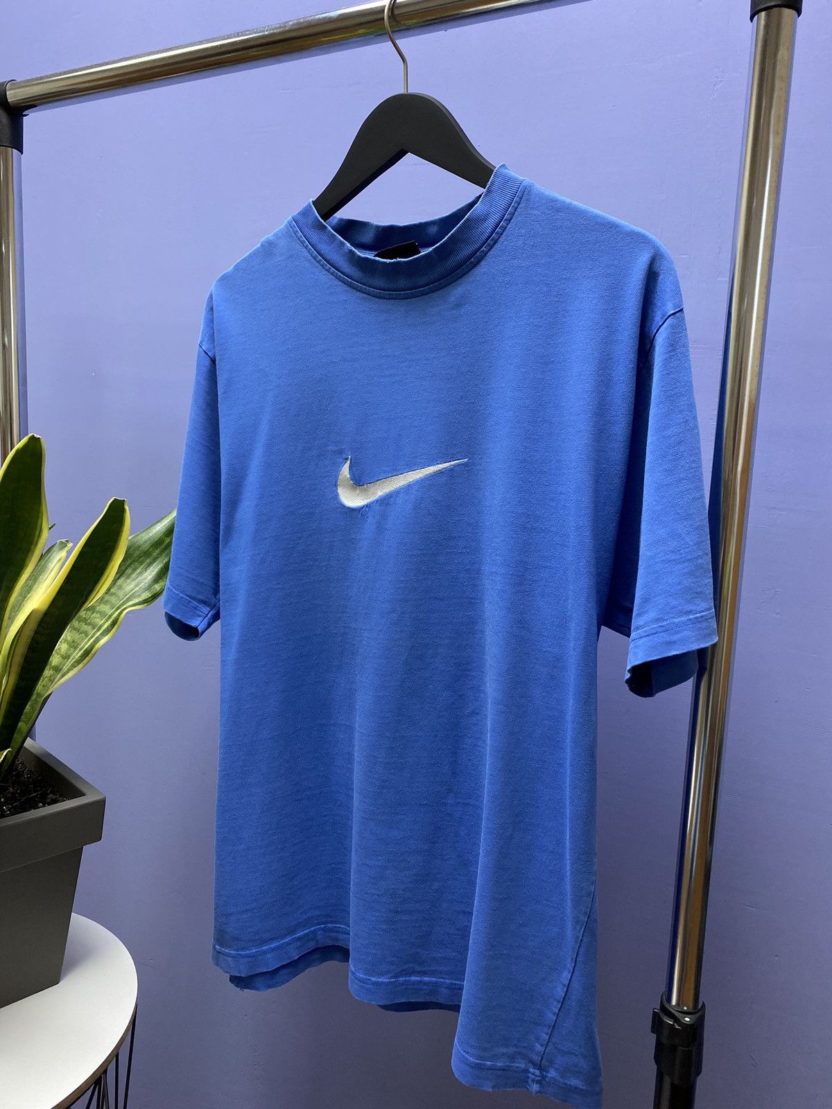 Vintage Vintage 90s Nike Big Centre Logo T Shirt Men’s Blue M Size US M / EU 48-50 / 2 - 2 Thumbnail