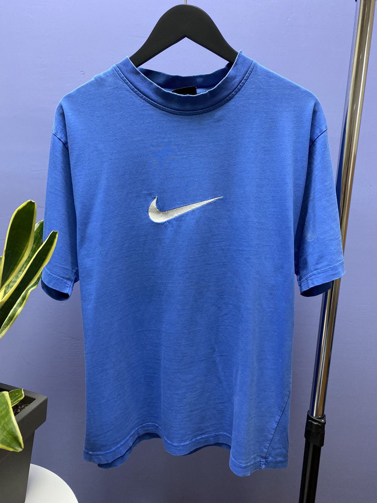 Vintage Vintage 90s Nike Big Centre Logo T Shirt Men’s Blue M Size US M / EU 48-50 / 2 - 5 Thumbnail