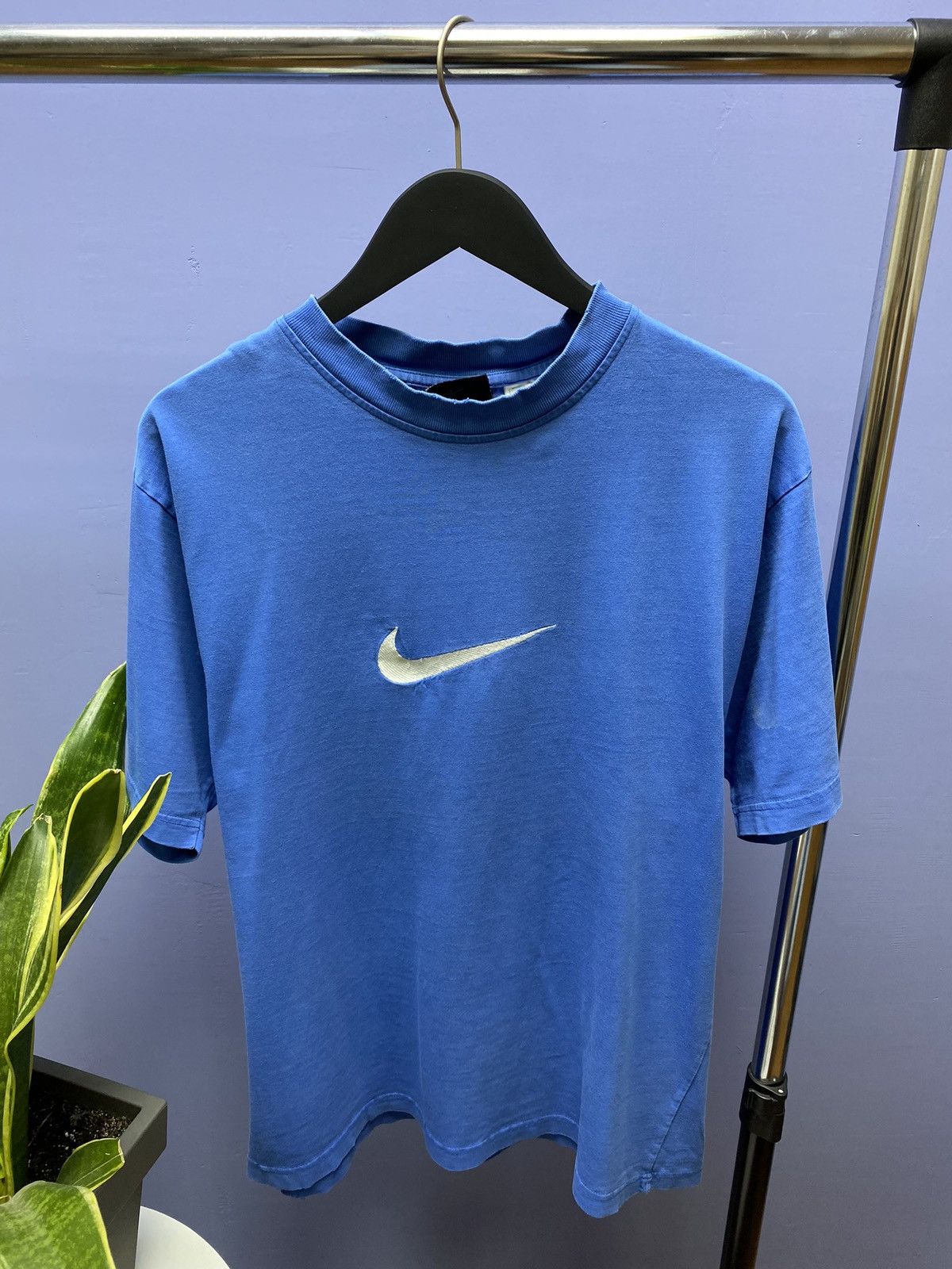 Vintage Vintage 90s Nike Big Centre Logo T Shirt Men’s Blue M Size US M / EU 48-50 / 2 - 4 Thumbnail