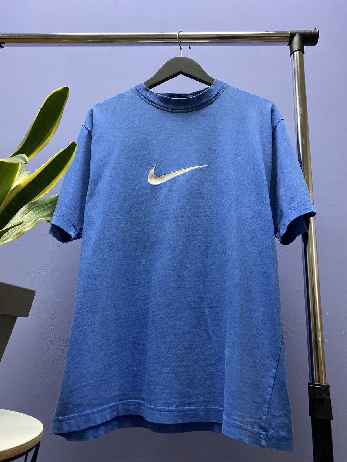 Vintage Vintage 90s Nike Big Centre Logo T Shirt Men’s Blue M Size US M / EU 48-50 / 2 - 3 Thumbnail