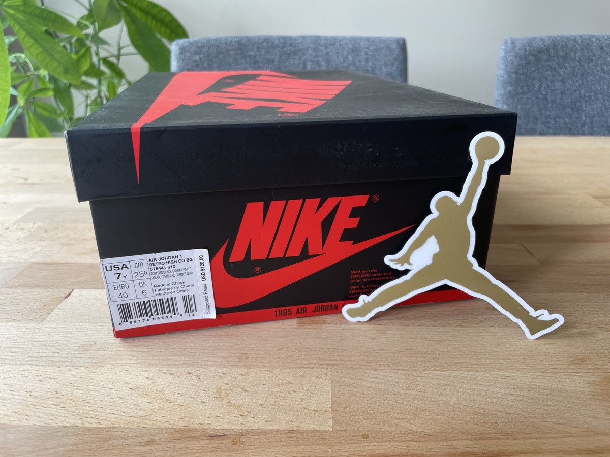 Nike MINT CONDITION Jordan 1 Retro High Tops OG BG Size 7Y Size US 7 / EU 40 - 7 Thumbnail