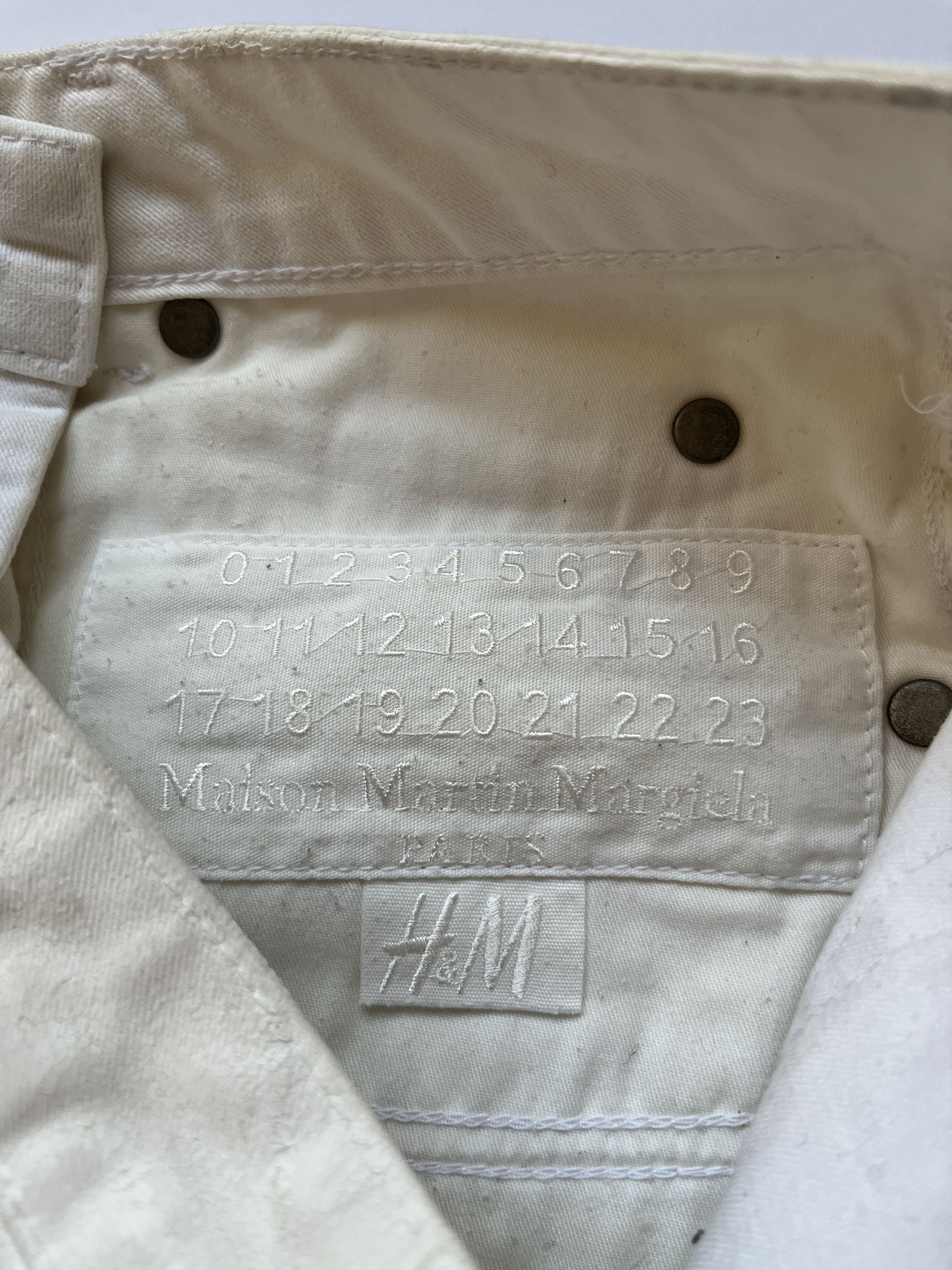 H&M × Maison Margiela ⚡️QUICK SALE⚡️Maison Margiela H&M White Painted Jeans Denim Size 27" / US 4 / IT 40 - 3 Thumbnail