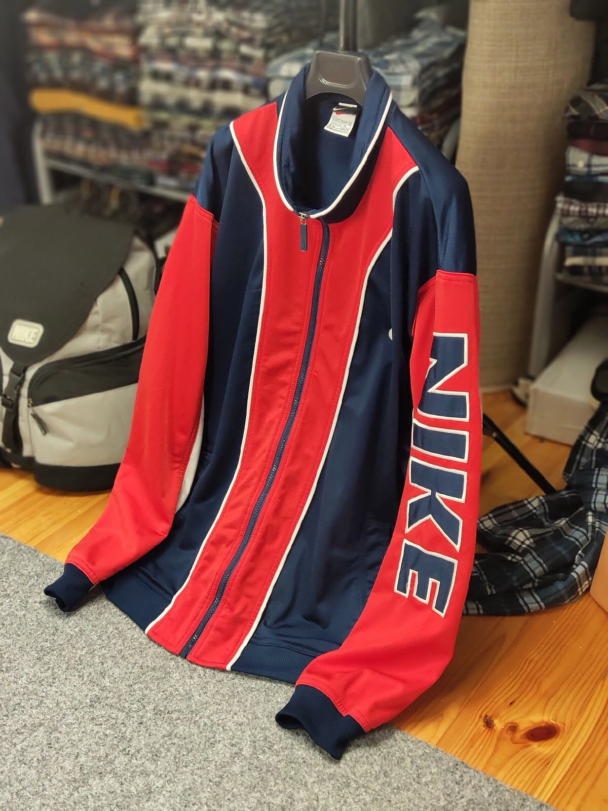 Nike Vintage Nike 90s Big Swoosh Sweatshirt windbreaker Hype y2k Size US XL / EU 56 / 4 - 21 Thumbnail