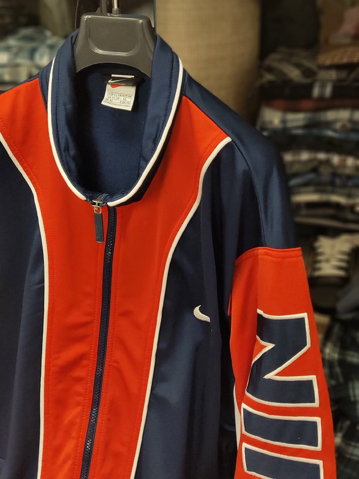 Nike Vintage Nike 90s Big Swoosh Sweatshirt windbreaker Hype y2k Size US XL / EU 56 / 4 - 22 Thumbnail