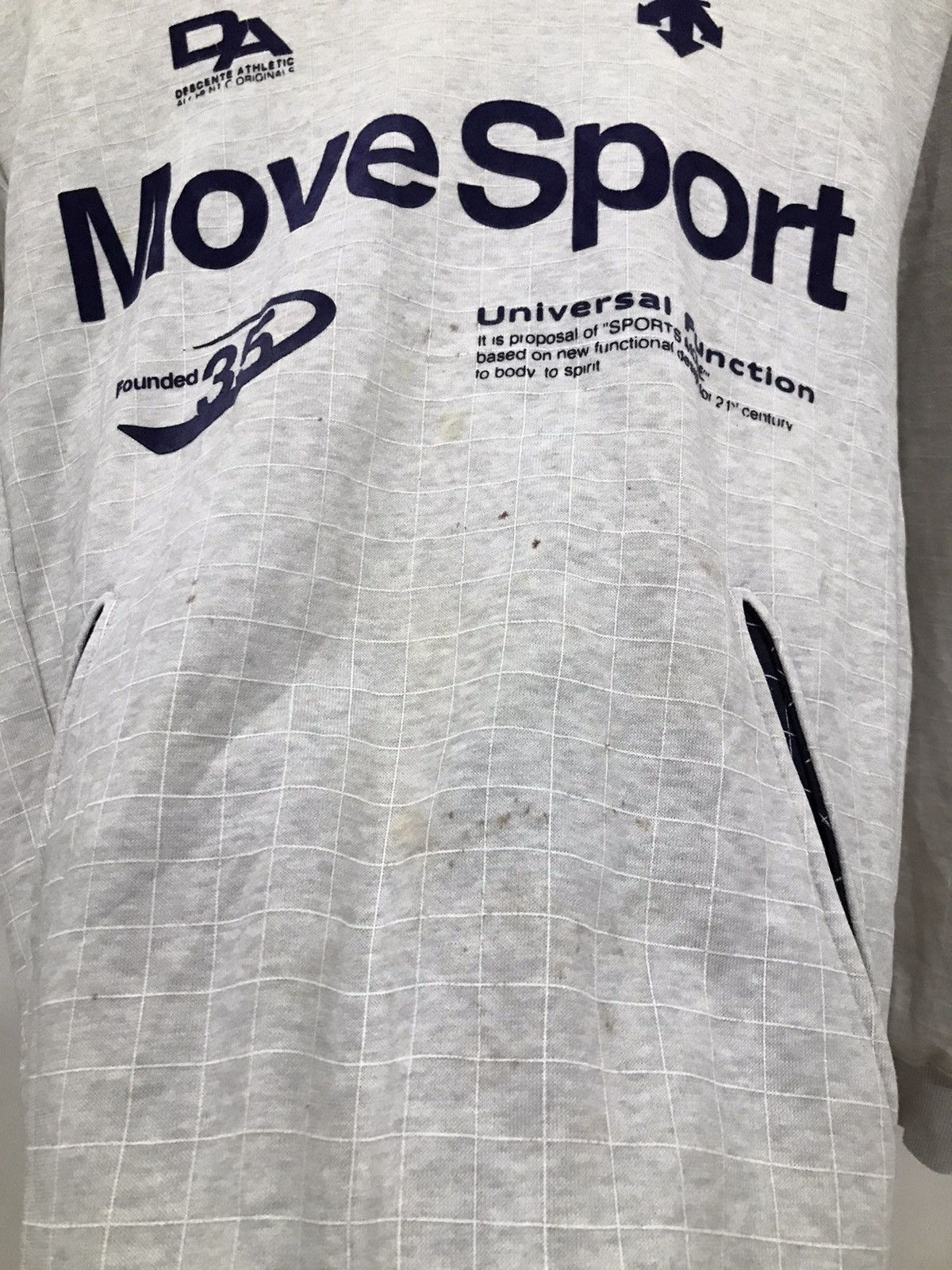Descente Vtg Decente pullover faded Hoodie Sweatshirt Size US M / EU 48-50 / 2 - 5 Thumbnail