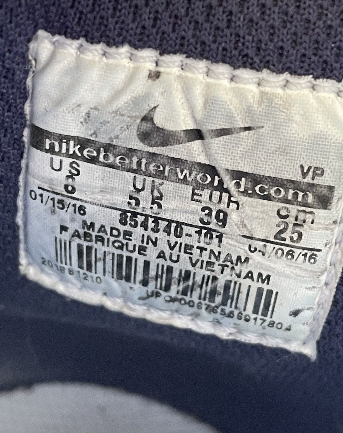Nike Nike WMNS Dunk High Retro Villanova White Navy Sneakers Hype Size US 8 / EU 41 - 8 Thumbnail