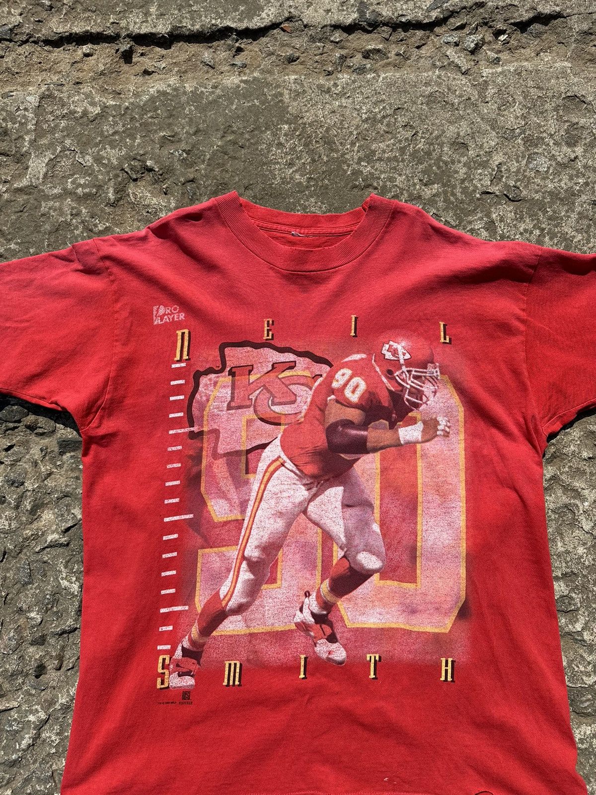 NFL × Vintage Vintage 1995 NFL Kansas City Chiefs ‘Neil Smith’ T-Shirt Size US XL / EU 56 / 4 - 2 Thumbnail