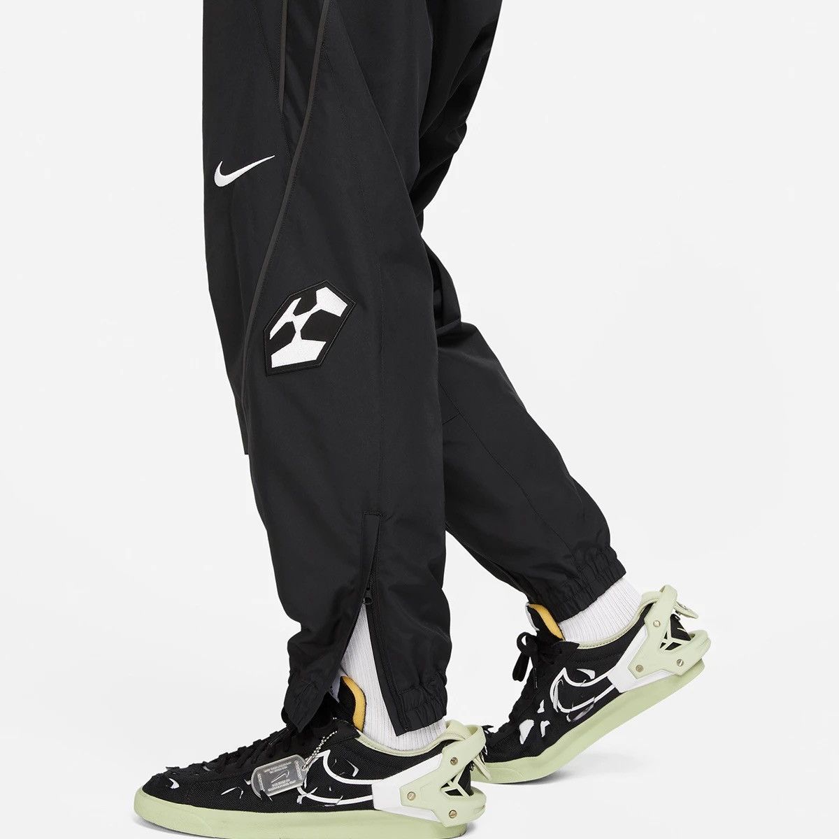 Acronym × Nike Nike Joggers X ACRONYM Crossover Logo CU0468010 Size US 34 / EU 50 - 4 Thumbnail