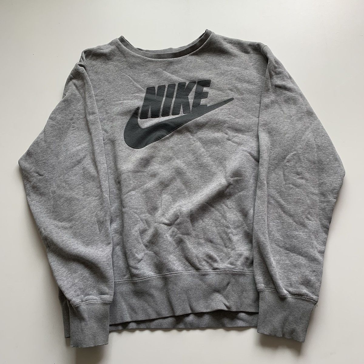 Nike × Vintage Vintage 2000s Nike Swoosh Graphic Pullover Crewneck Men's XL Size US XL / EU 56 / 4 - 1 Thumbnail