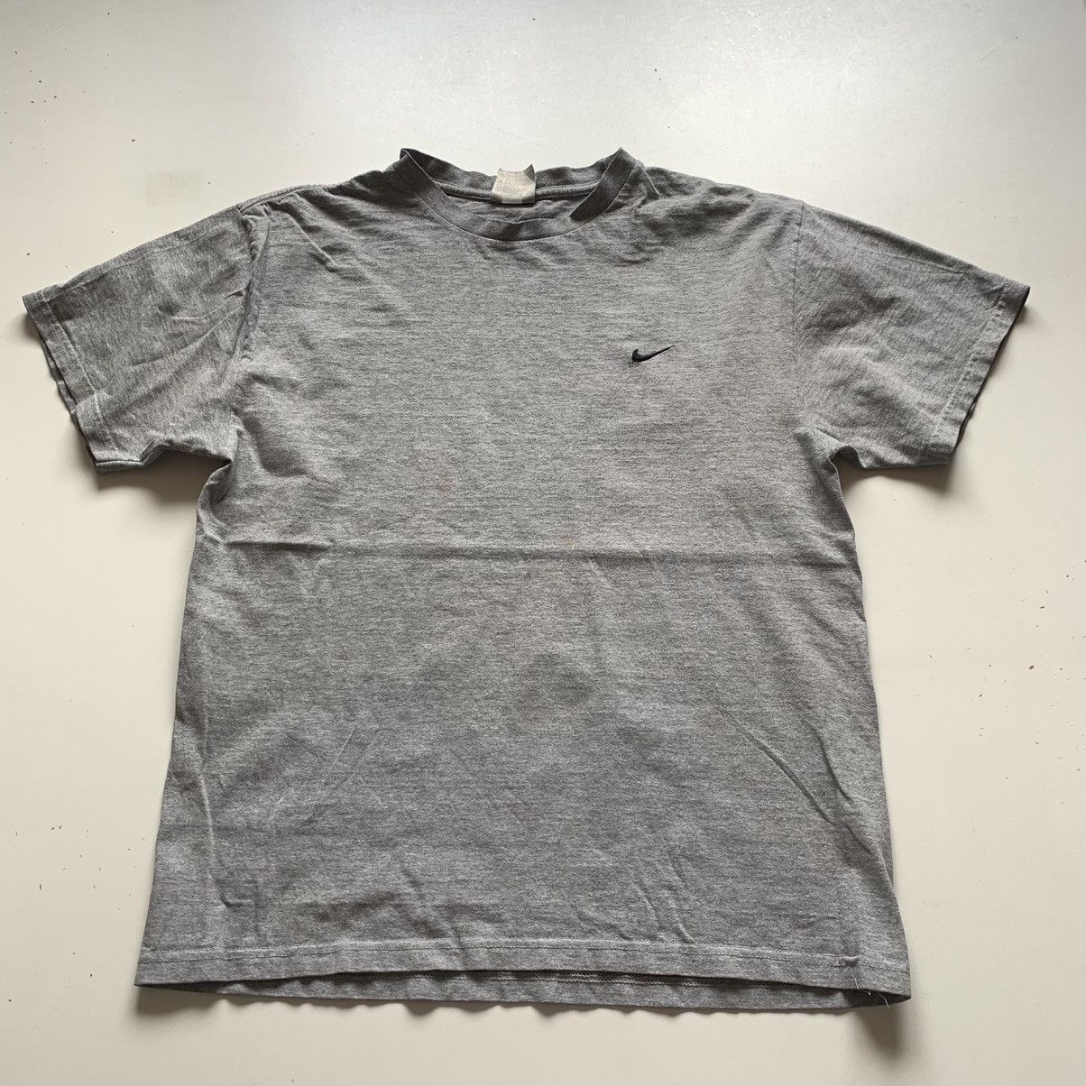 Nike Vintage 2000s Nike Embroidered Swoosh T Shirt Grey Medium Size US M / EU 48-50 / 2 - 1 Thumbnail