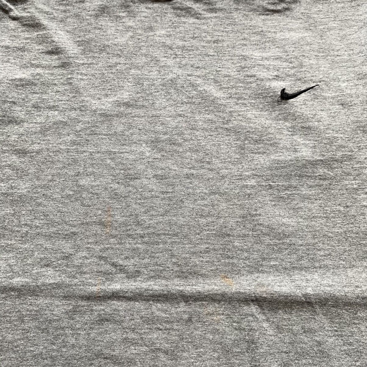 Nike Vintage 2000s Nike Embroidered Swoosh T Shirt Grey Medium Size US M / EU 48-50 / 2 - 3 Thumbnail