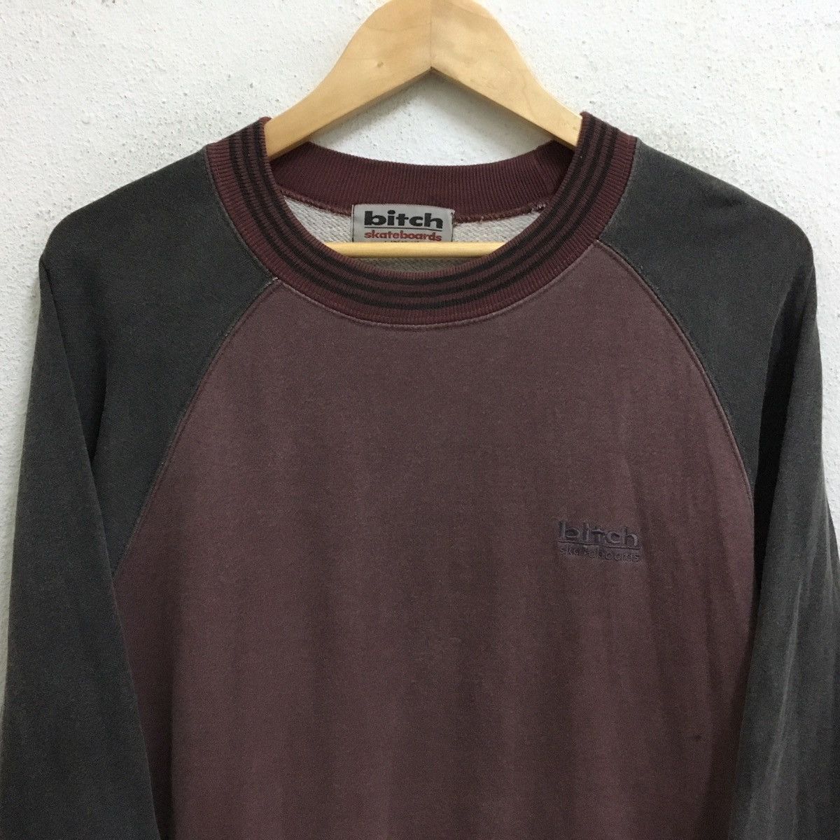 Vintage Vintage BITCH Skateboard Streetwear Sweatshirt Pullover Size US S / EU 44-46 / 1 - 3 Thumbnail