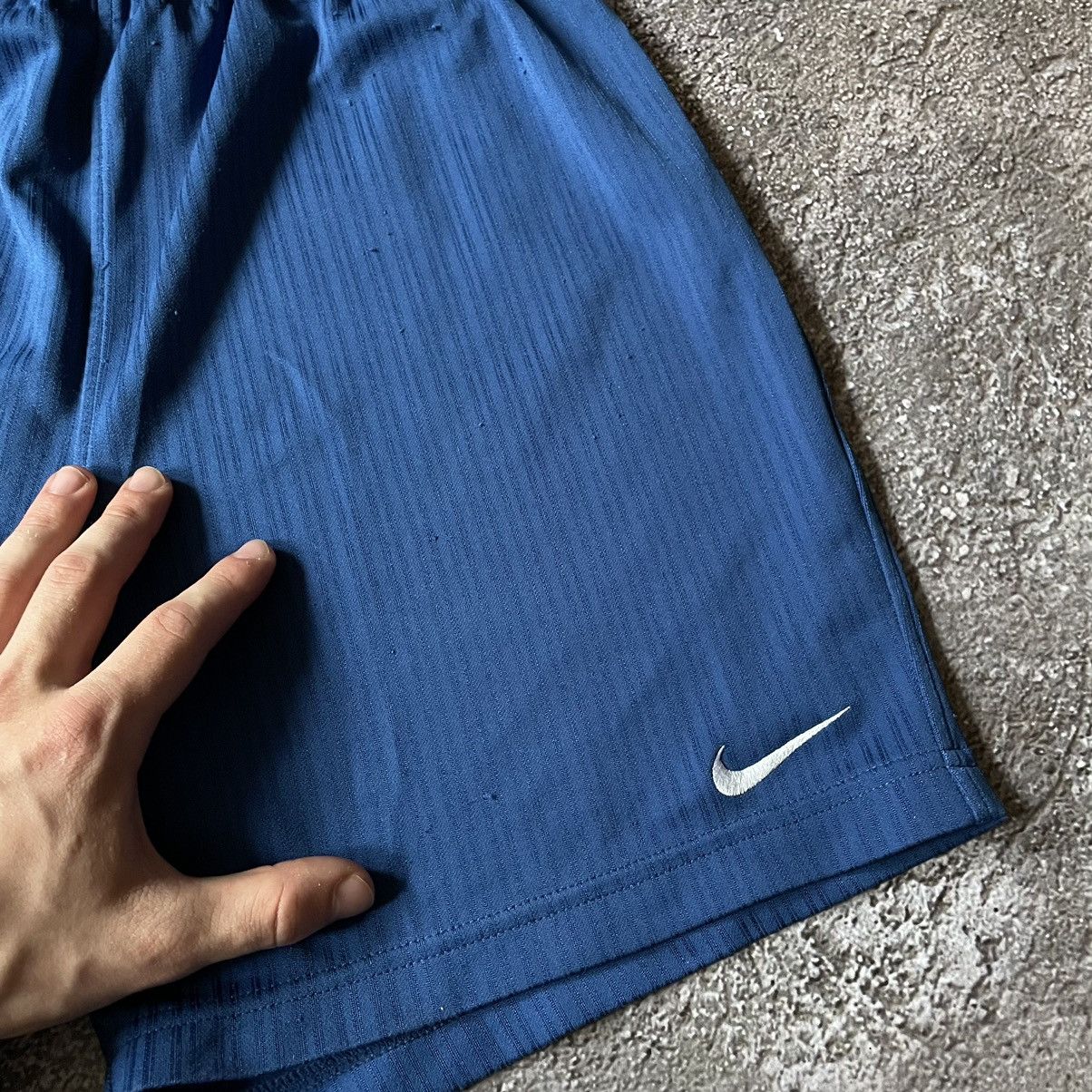 Vintage Vintage 90s Nike Swoosh Shorts Baggy Streetwear Y2K Faded 32 Size US 32 / EU 48 - 4 Thumbnail