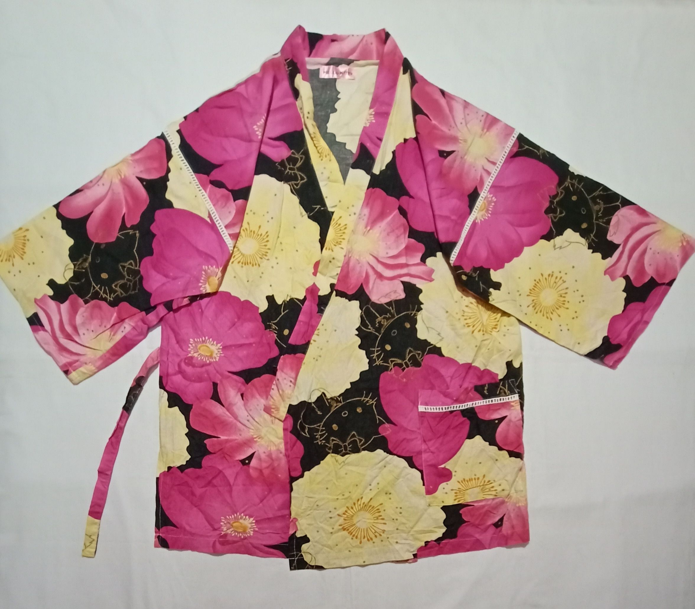 image of Kimono Haori Jinbei Hello Kitty Cardigan Happi Jacket in Pink, Women's (Size Large)