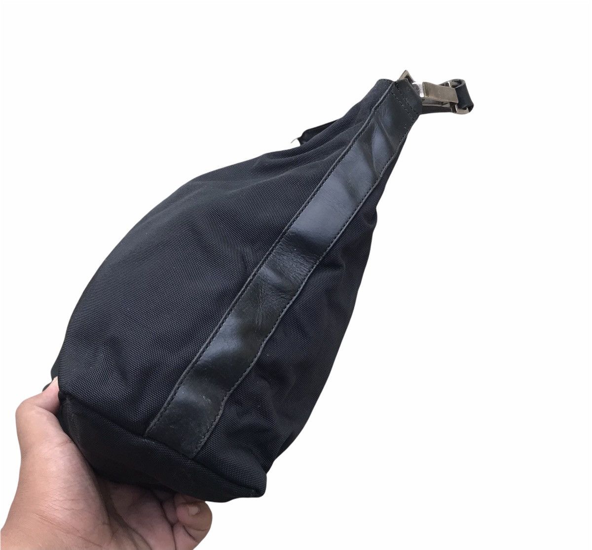 Gucci Vintage Gucci Hobo Nylon Handbag Size ONE SIZE - 2 Thumbnail