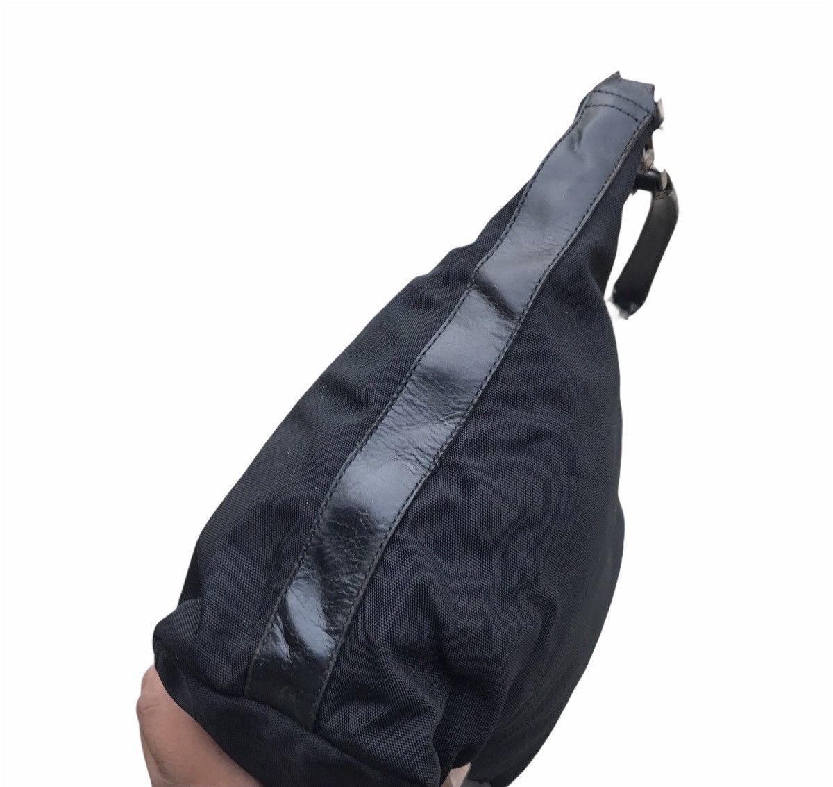 Gucci Vintage Gucci Hobo Nylon Handbag Size ONE SIZE - 3 Thumbnail