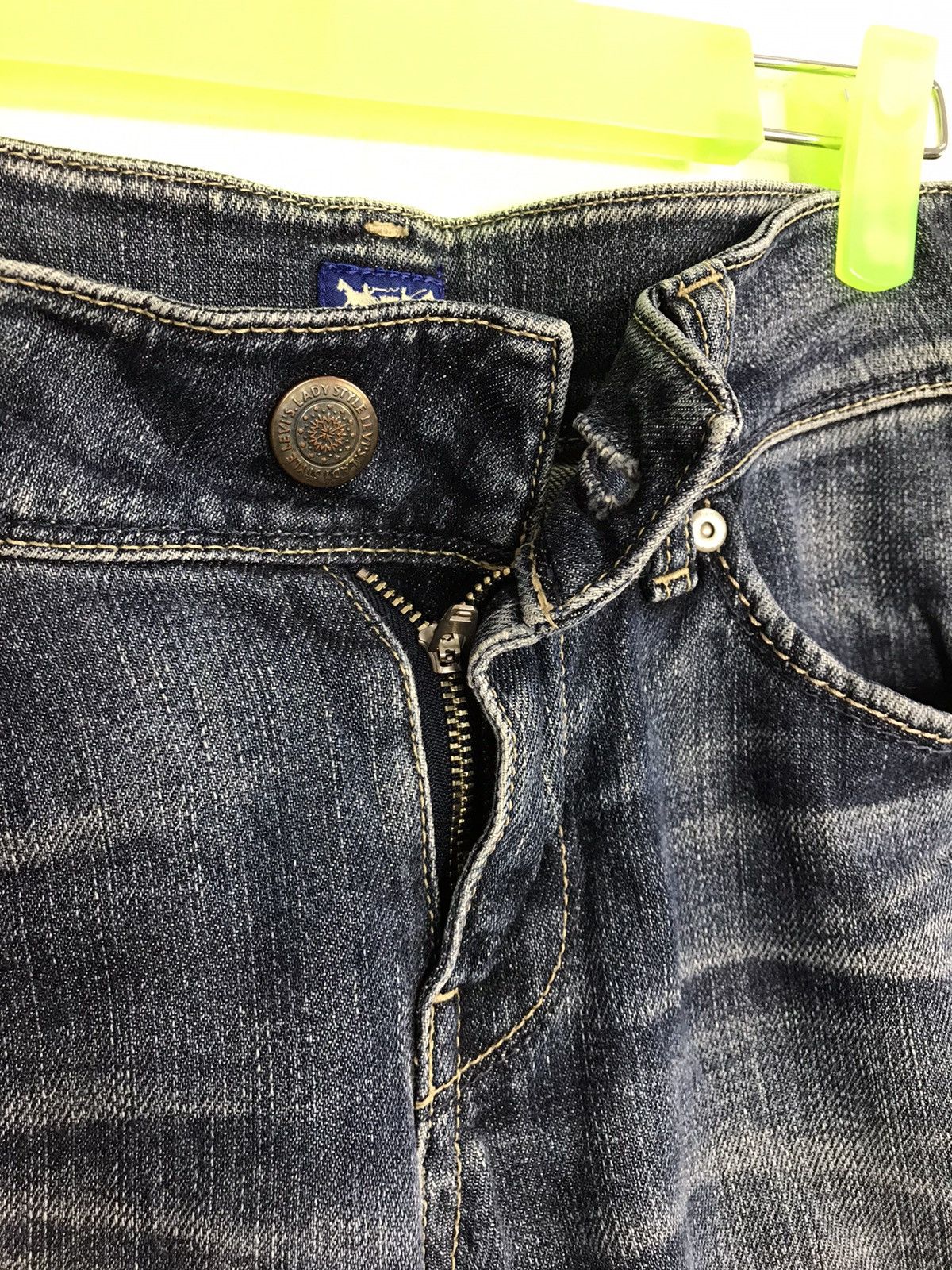 Levi's × Vintage Vintage Levi’s Lady Style Angelite Denim Jeans Straight Cut Size 26" / US 2 / IT 38 - 3 Thumbnail