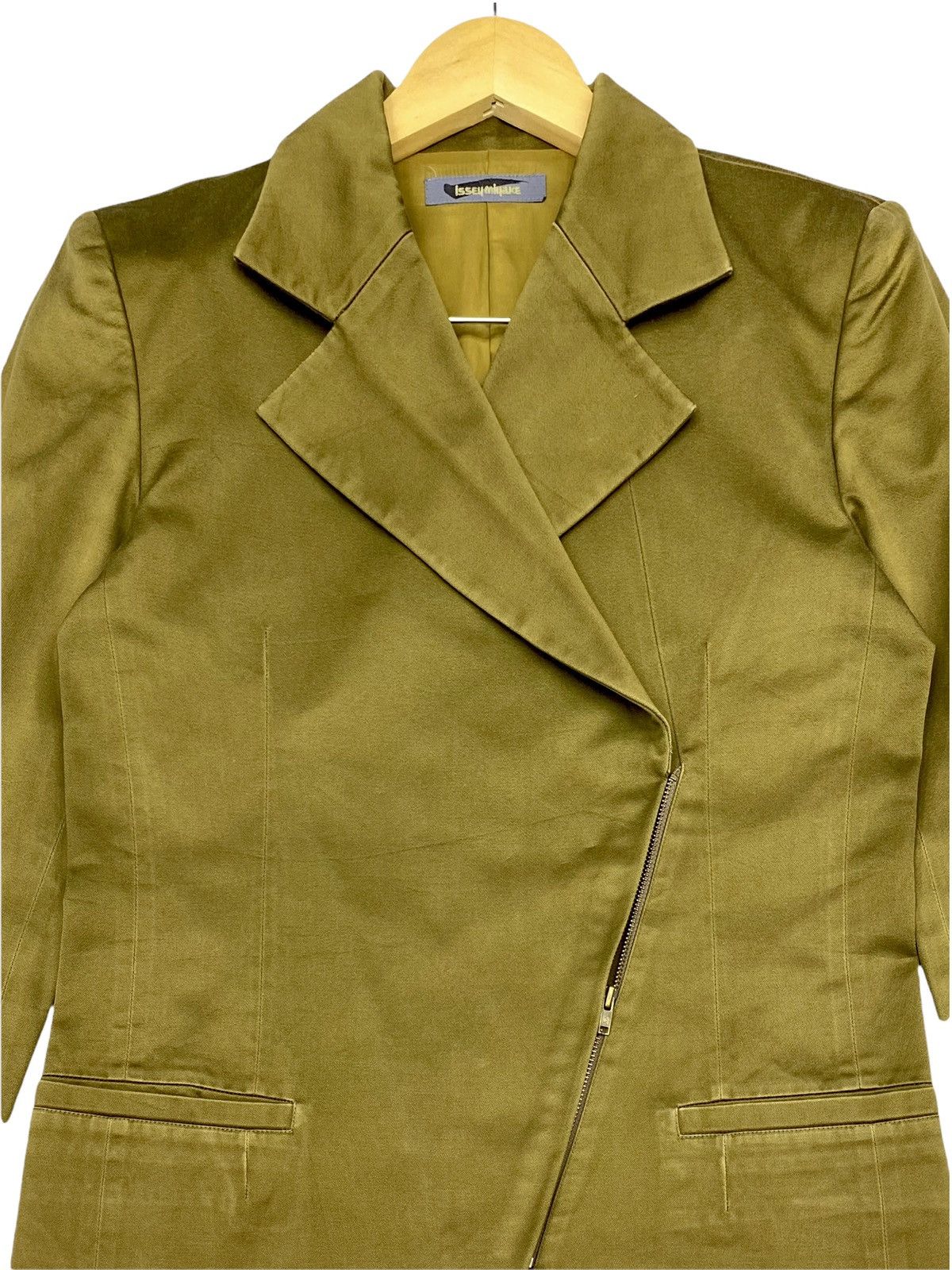 Homme Plisse Issey Miyake × Issey Miyake × Pleats Please Issey Miyake VINTAGE ISSEY MIYAKE COAT JACKET WITH RARE GOLD COLOURS Size US S / EU 44-46 / 1 - 4 Thumbnail