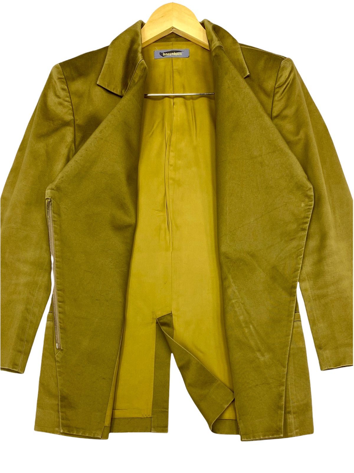 Homme Plisse Issey Miyake × Issey Miyake × Pleats Please Issey Miyake VINTAGE ISSEY MIYAKE COAT JACKET WITH RARE GOLD COLOURS Size US S / EU 44-46 / 1 - 17 Thumbnail