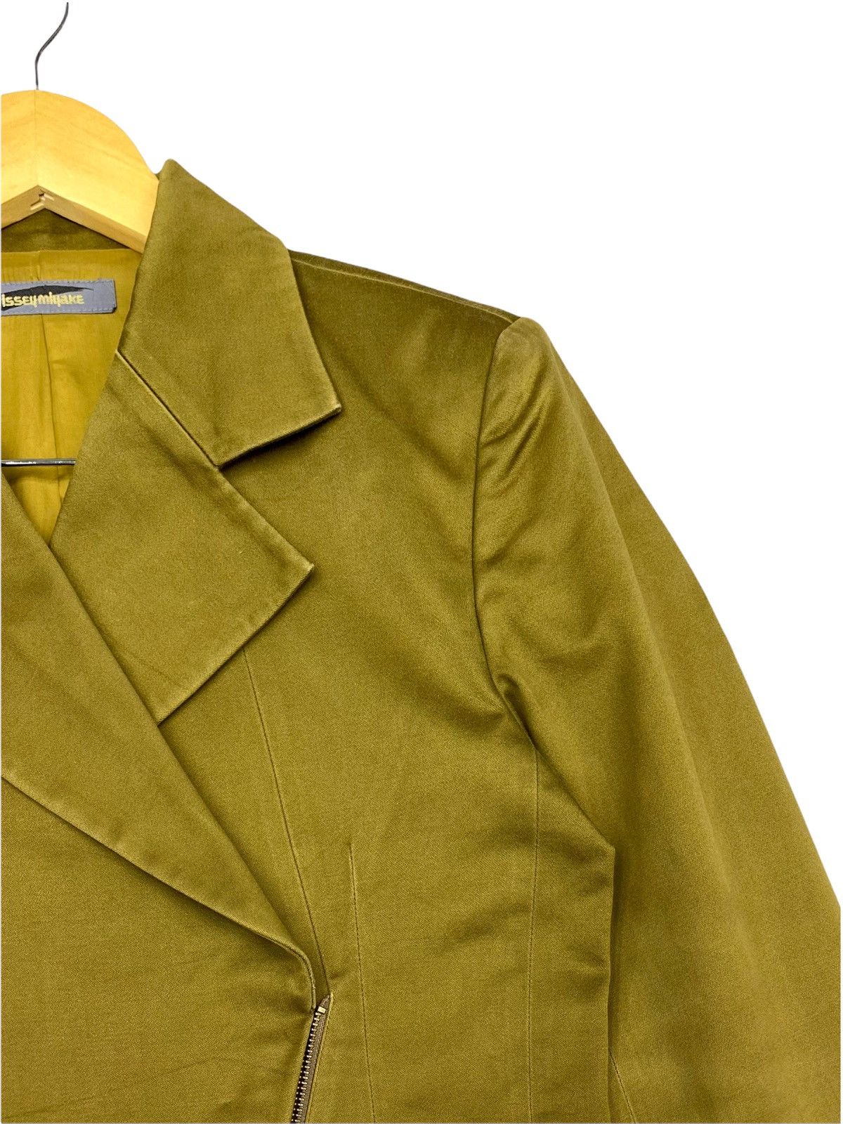 Homme Plisse Issey Miyake × Issey Miyake × Pleats Please Issey Miyake VINTAGE ISSEY MIYAKE COAT JACKET WITH RARE GOLD COLOURS Size US S / EU 44-46 / 1 - 7 Thumbnail