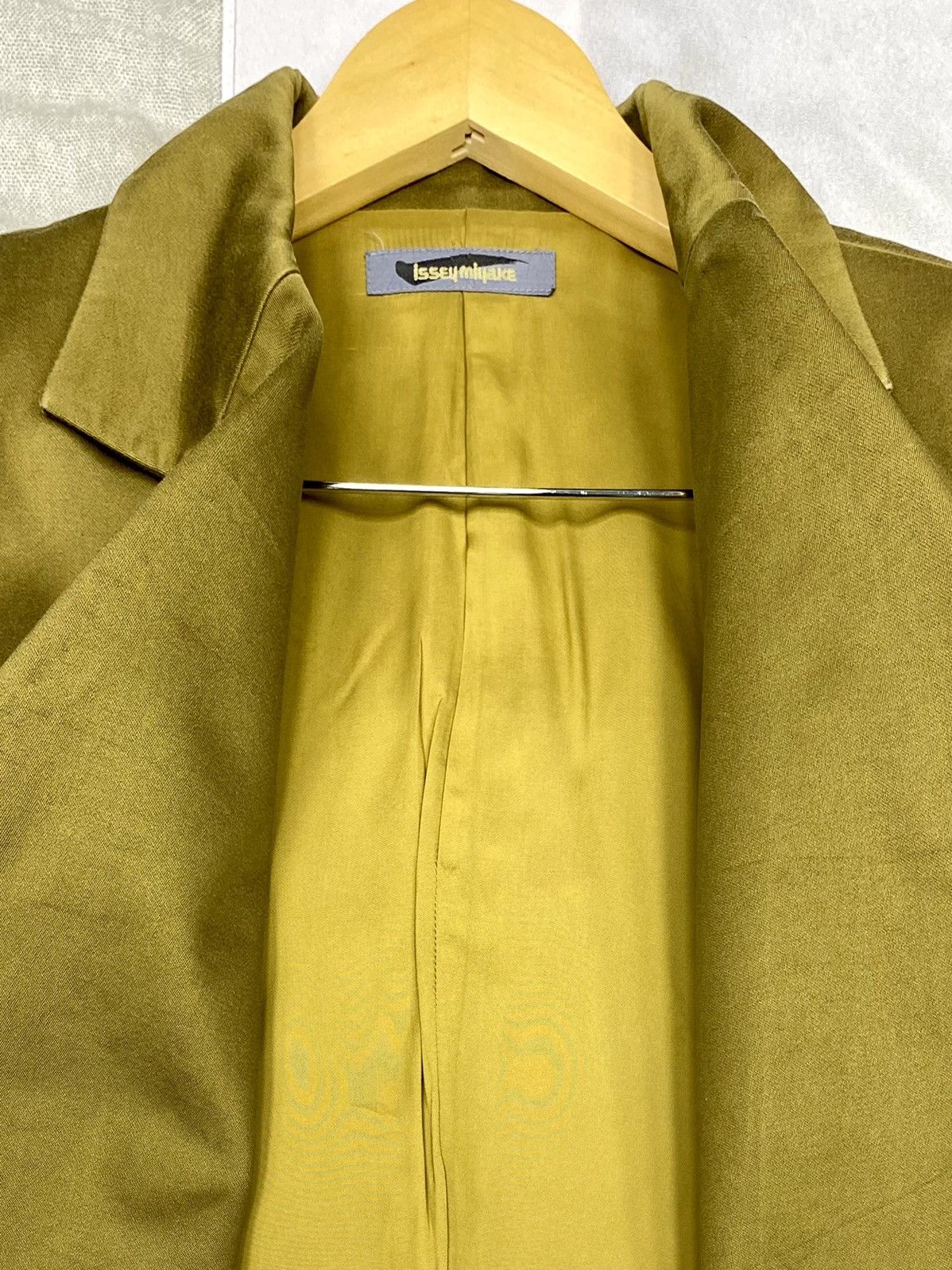 Homme Plisse Issey Miyake × Issey Miyake × Pleats Please Issey Miyake VINTAGE ISSEY MIYAKE COAT JACKET WITH RARE GOLD COLOURS Size US S / EU 44-46 / 1 - 18 Thumbnail