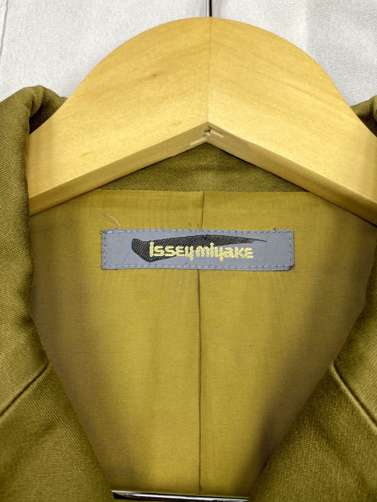 Homme Plisse Issey Miyake × Issey Miyake × Pleats Please Issey Miyake VINTAGE ISSEY MIYAKE COAT JACKET WITH RARE GOLD COLOURS Size US S / EU 44-46 / 1 - 9 Thumbnail