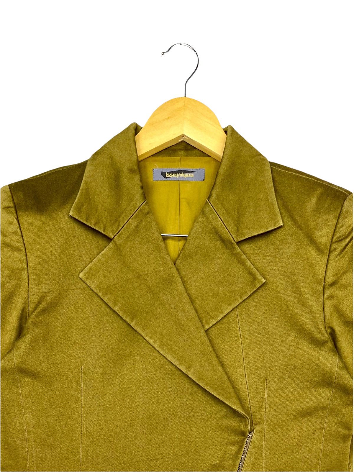 Homme Plisse Issey Miyake × Issey Miyake × Pleats Please Issey Miyake VINTAGE ISSEY MIYAKE COAT JACKET WITH RARE GOLD COLOURS Size US S / EU 44-46 / 1 - 5 Thumbnail