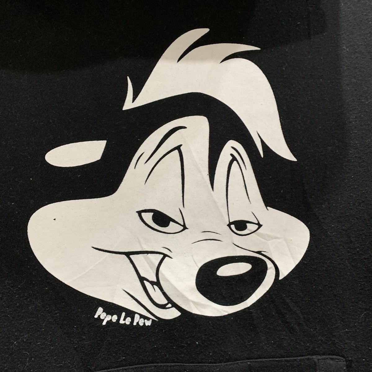 Japanese Brand × Vintage × Warner Bros LOONEY TUNES PEPE LE PEW Hoodie Size M Size US M / EU 48-50 / 2 - 3 Thumbnail