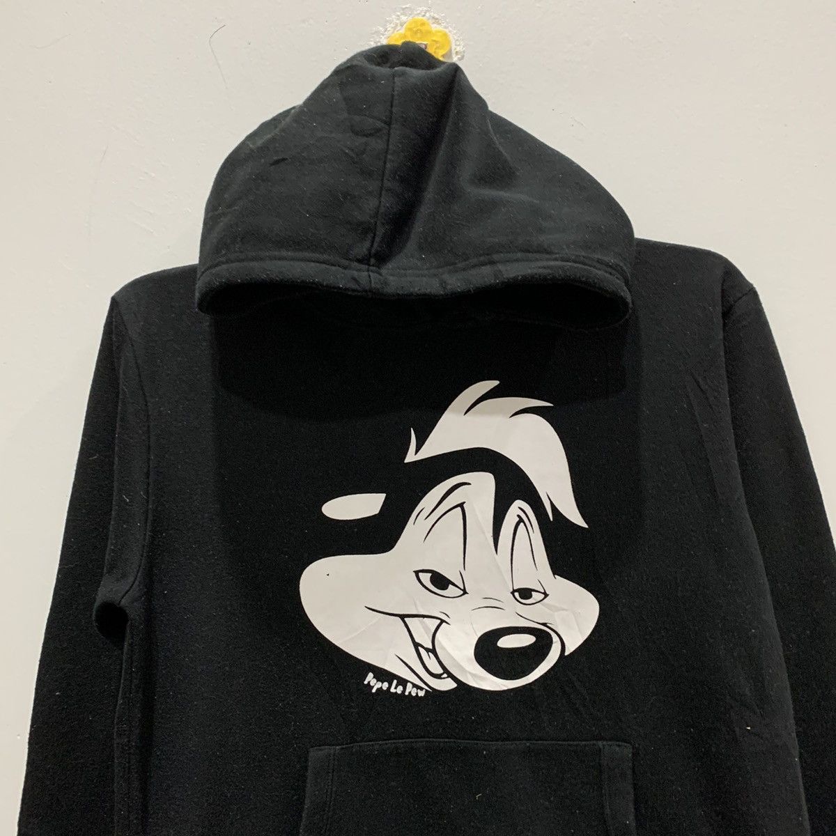 Japanese Brand × Vintage × Warner Bros LOONEY TUNES PEPE LE PEW Hoodie Size M Size US M / EU 48-50 / 2 - 2 Thumbnail