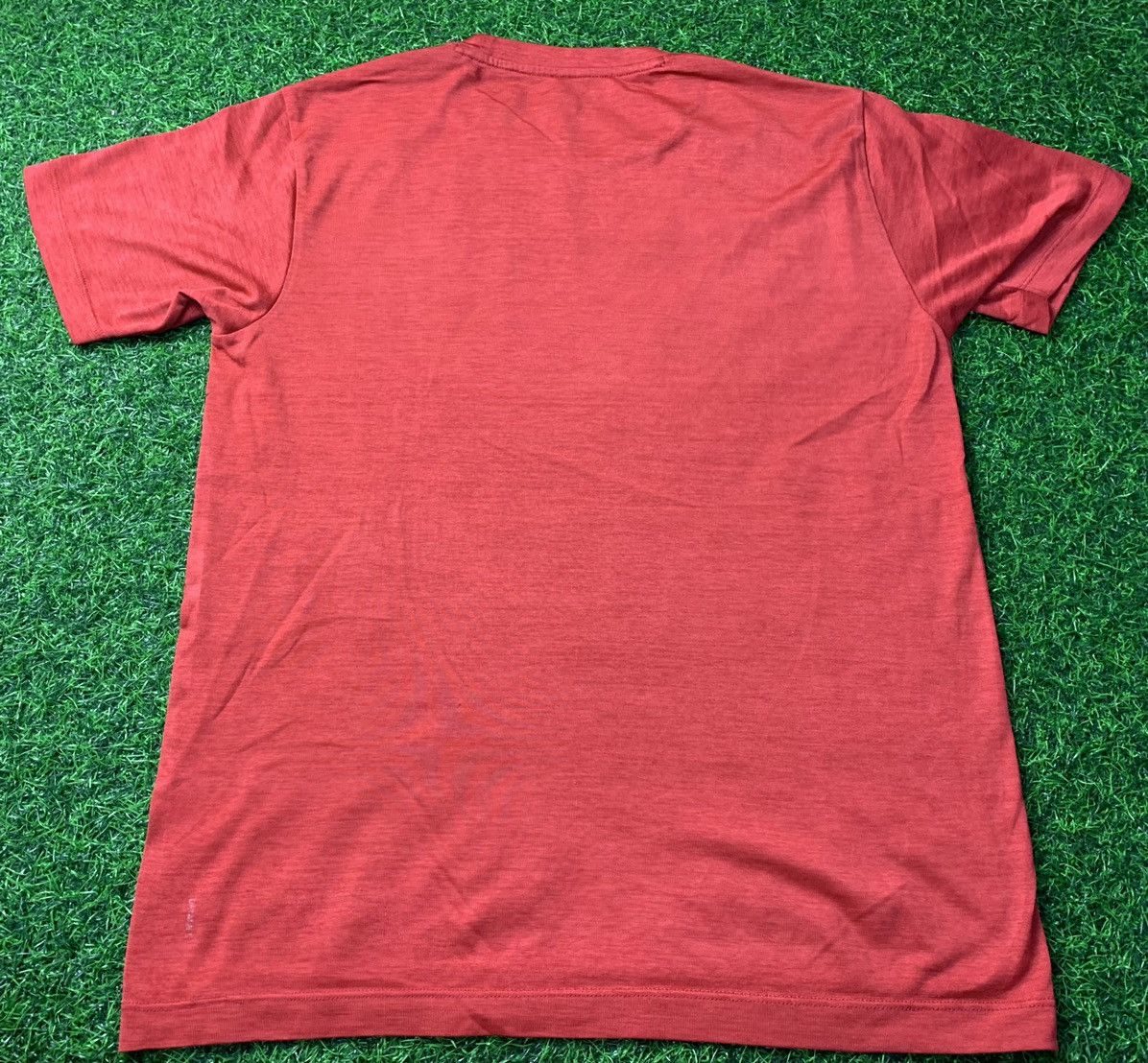 Japanese Brand Peter Saville Uniqlo Nice Graphics Tee Hidden Art Size US M / EU 48-50 / 2 - 7 Thumbnail