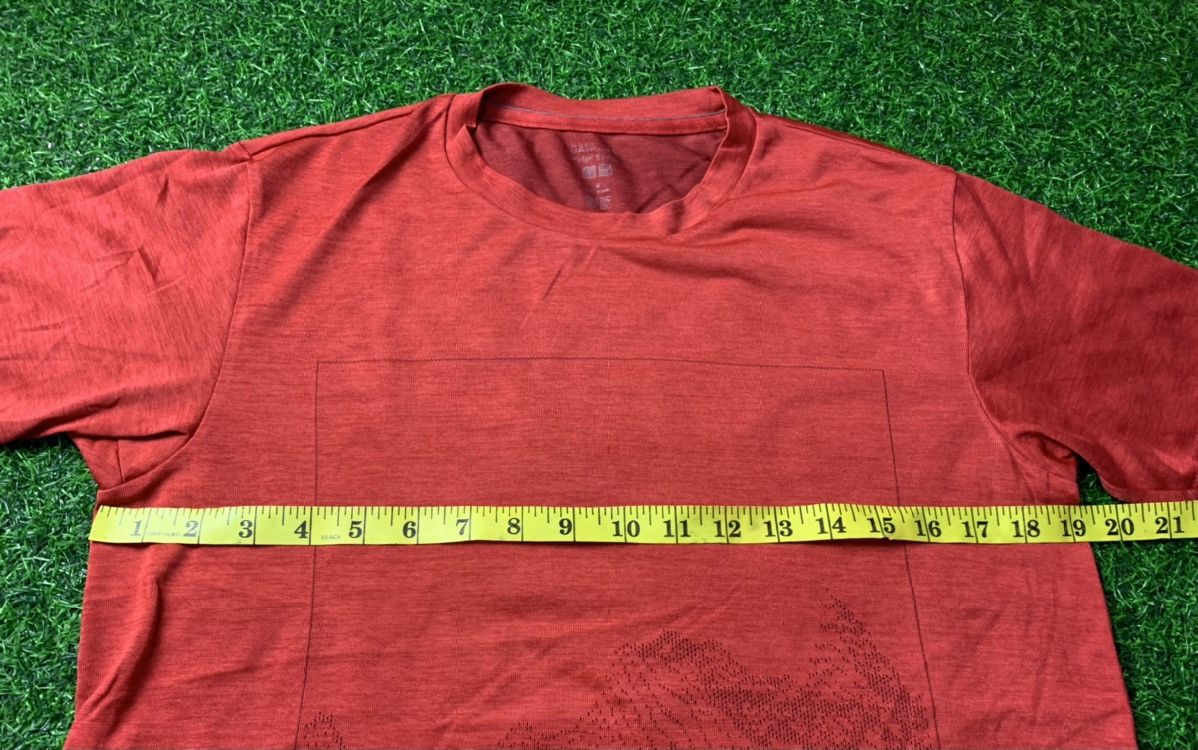 Japanese Brand Peter Saville Uniqlo Nice Graphics Tee Hidden Art Size US M / EU 48-50 / 2 - 6 Thumbnail