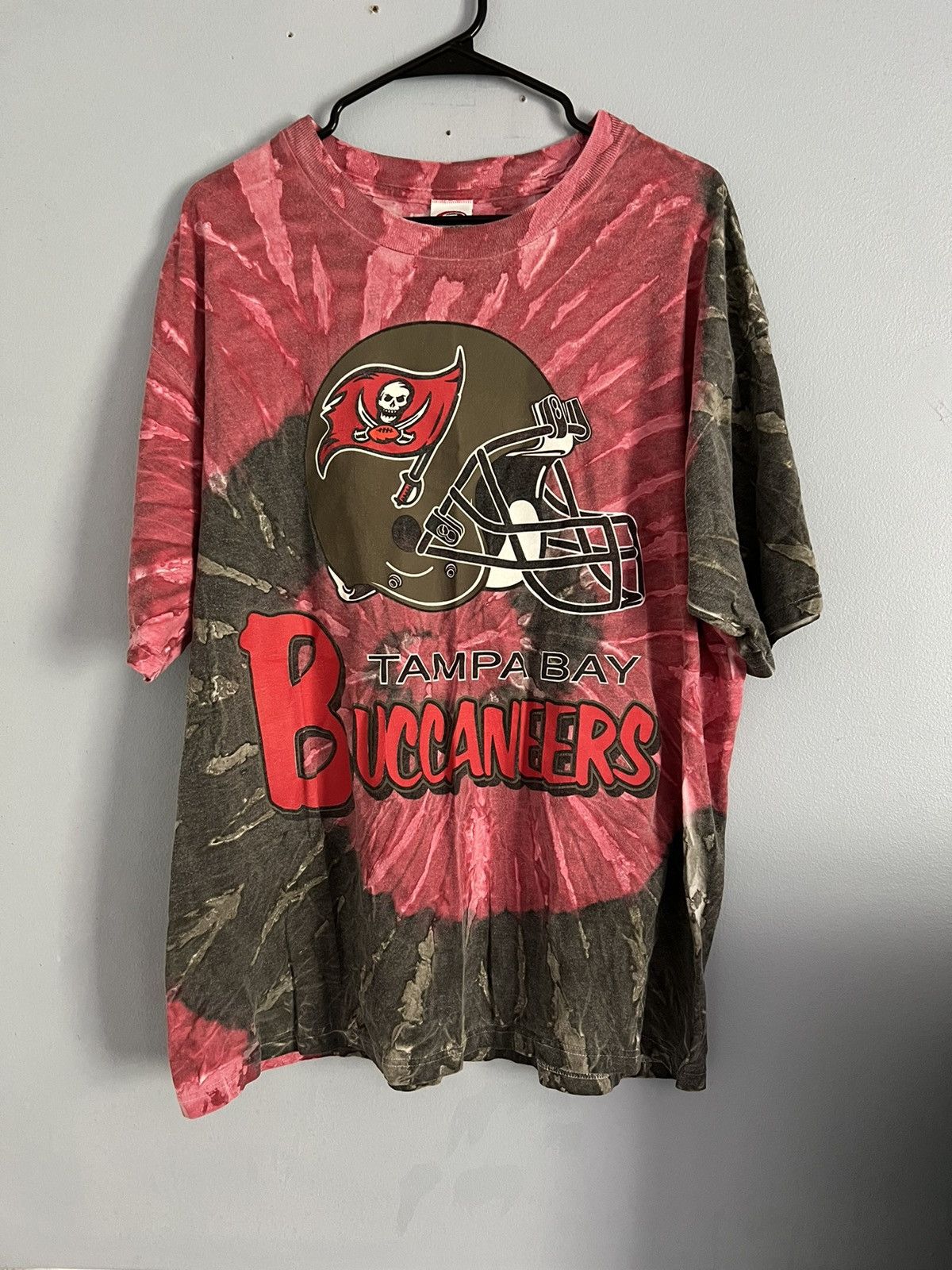 Tampa Bay Buccaneers 1976 Vintage 90s Washed Print Tie Dye T-Shirt