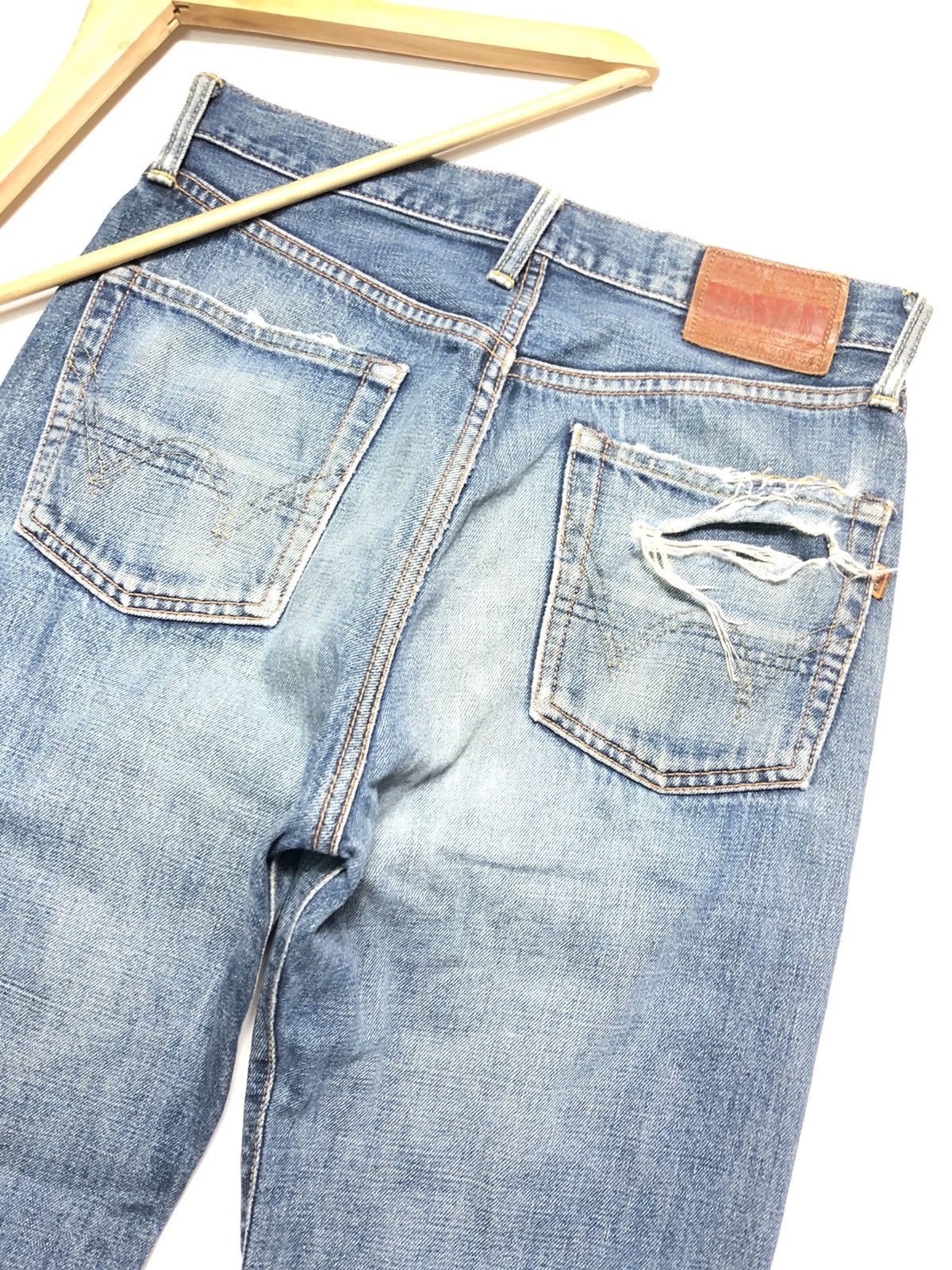 Edwin × Vintage VINTAGE SELVEDGE EDWIN DISTRESSED BLUE WASH DENIM Size US 29 - 11 Thumbnail
